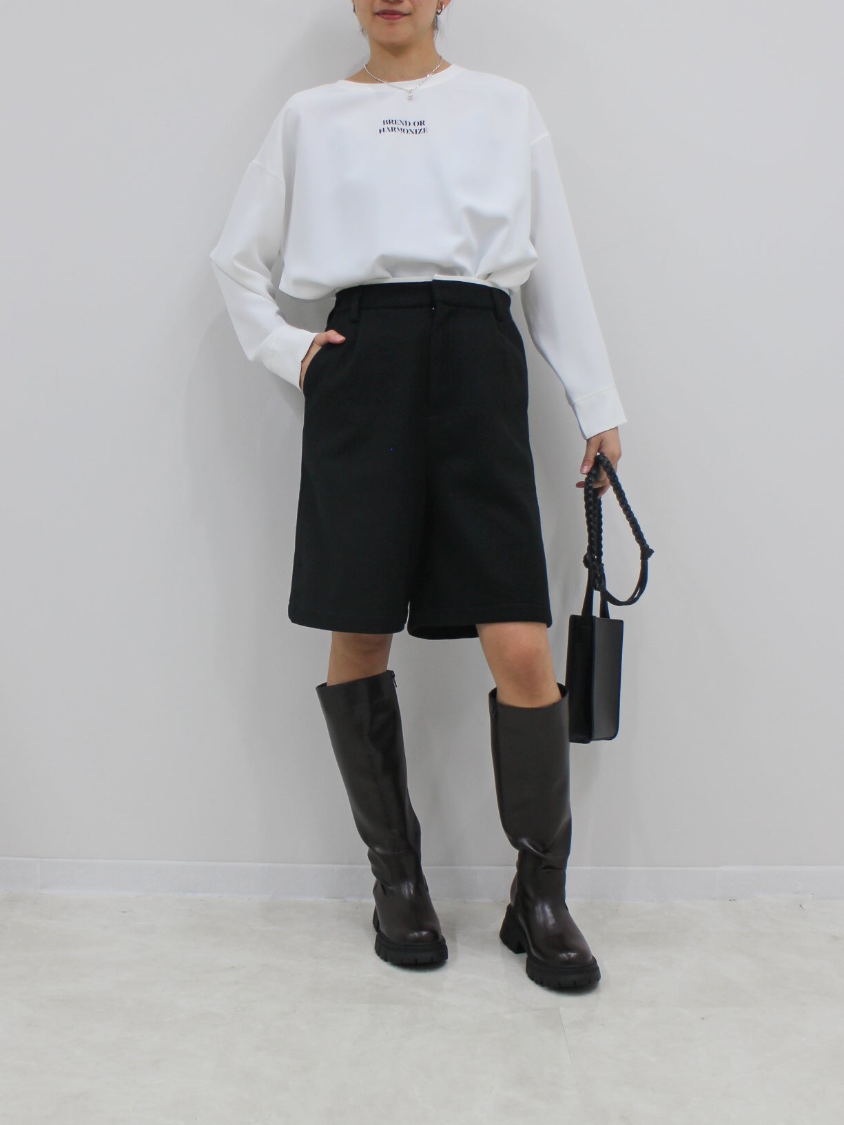 タックハーフパンツ