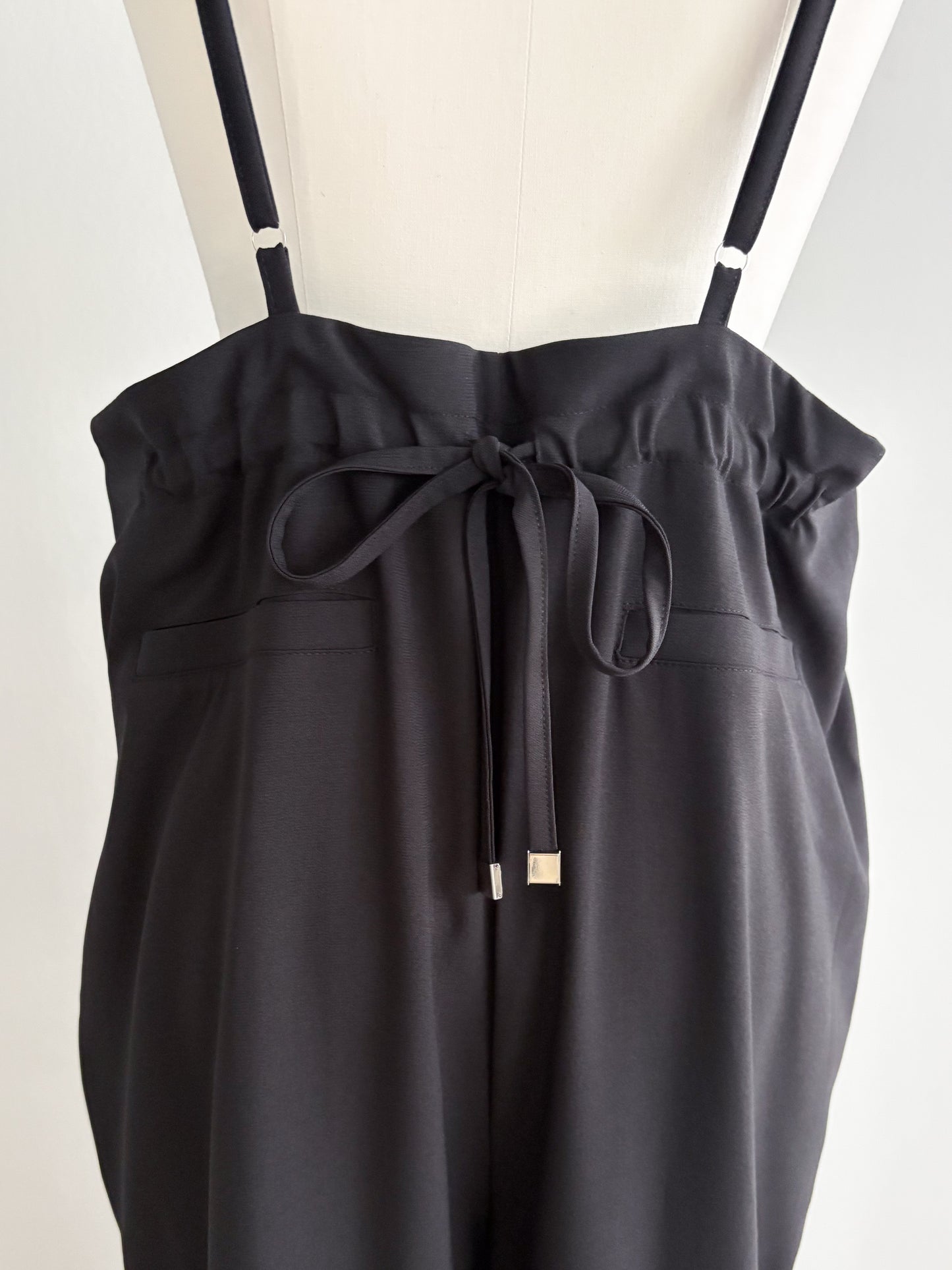 eru バックギャザーサロペットパンツ