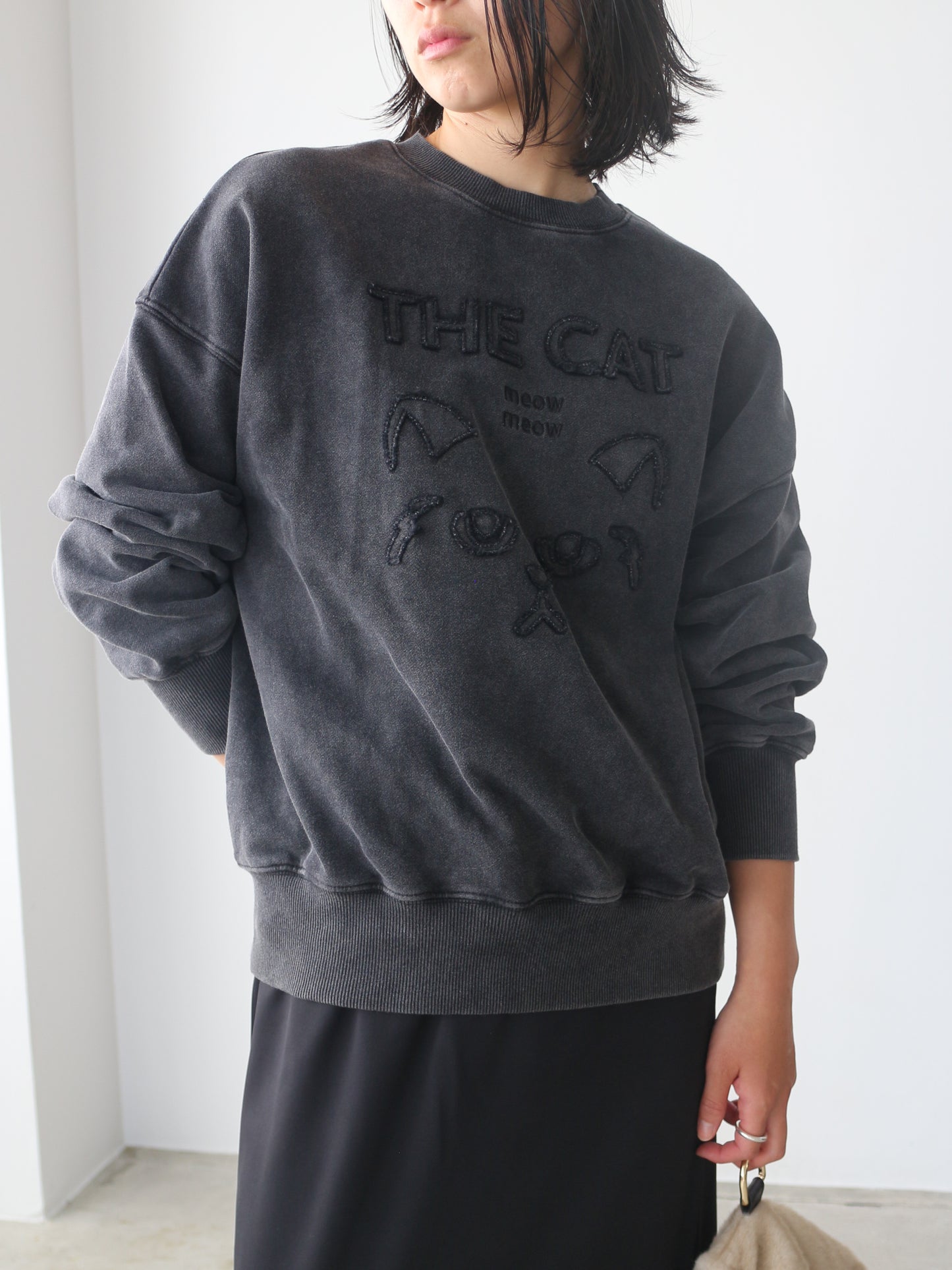 ネコ刺繍スウェット