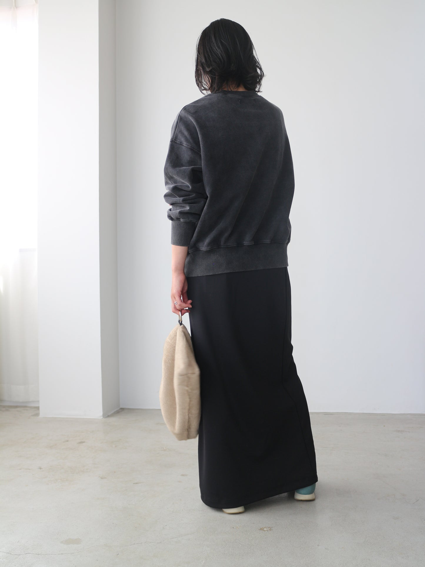 ネコ刺繍スウェット