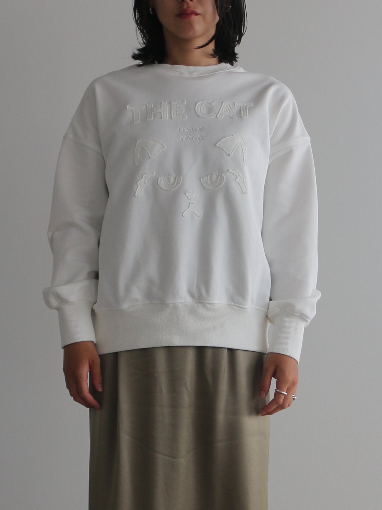 ネコ刺繍スウェット