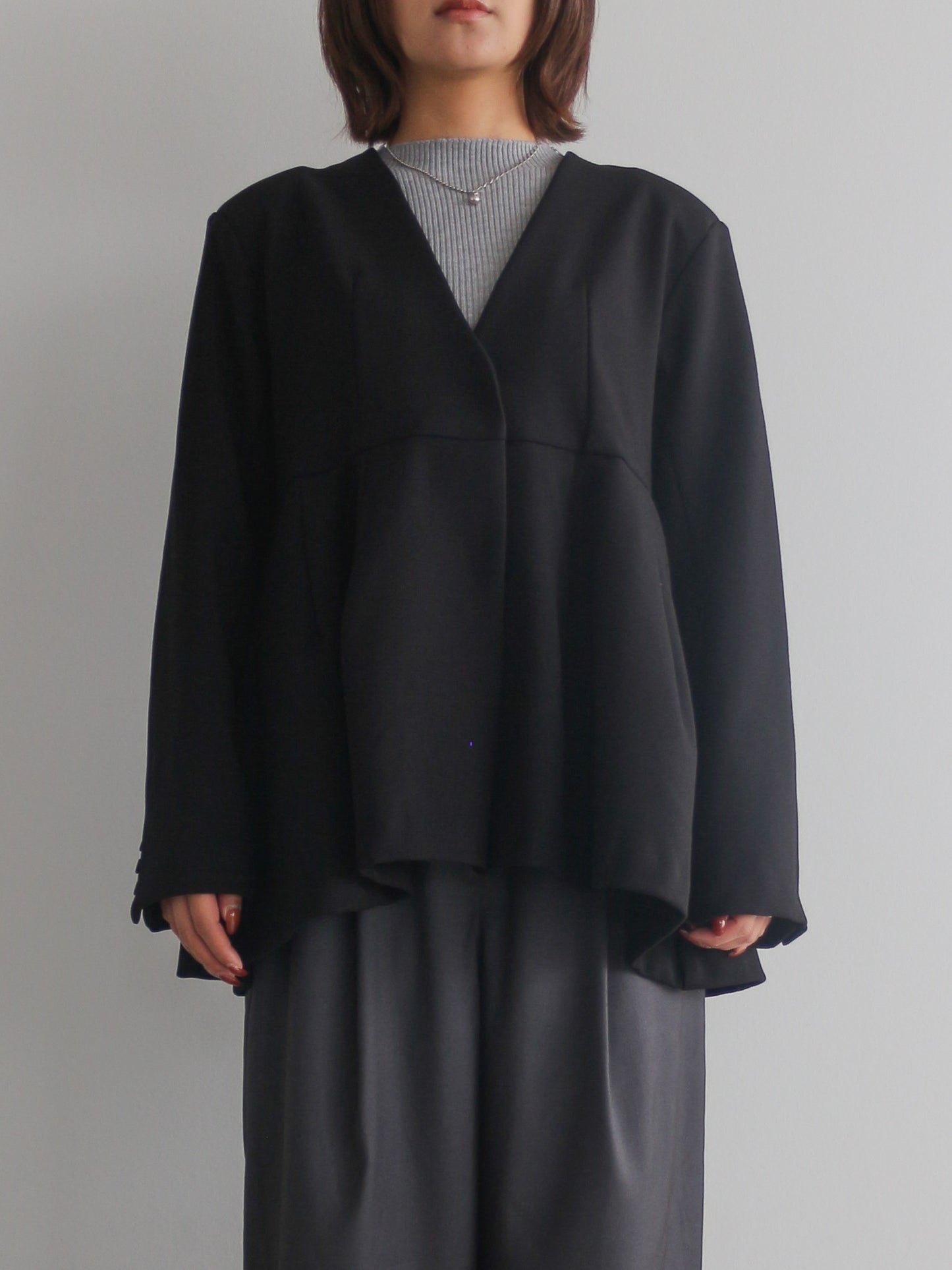 ノーカラーフレアジャケット