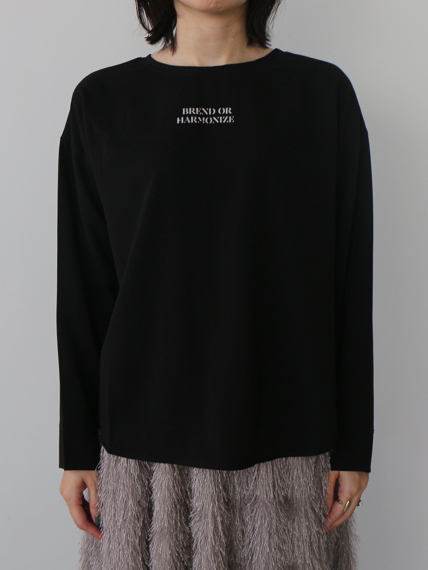 eru 2WAYロゴプリントプルオーバー