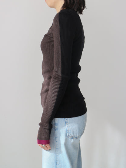 2WAY配色タートルネック