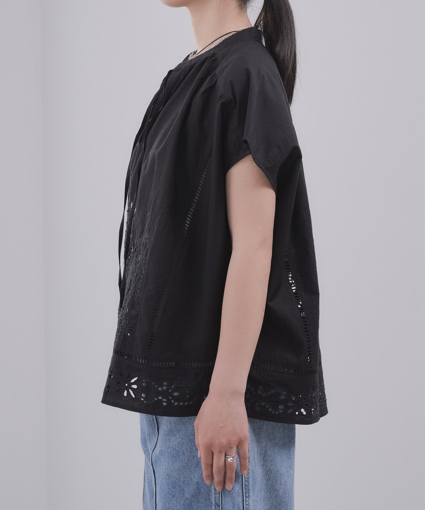 【WEB限定プライス】eru　カットワーク刺繍プルオーバー