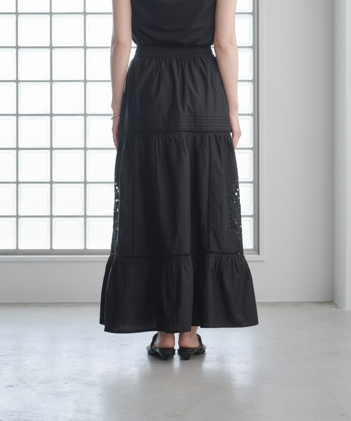 【WEB限定プライス】eru　カットワーク刺繍スカート