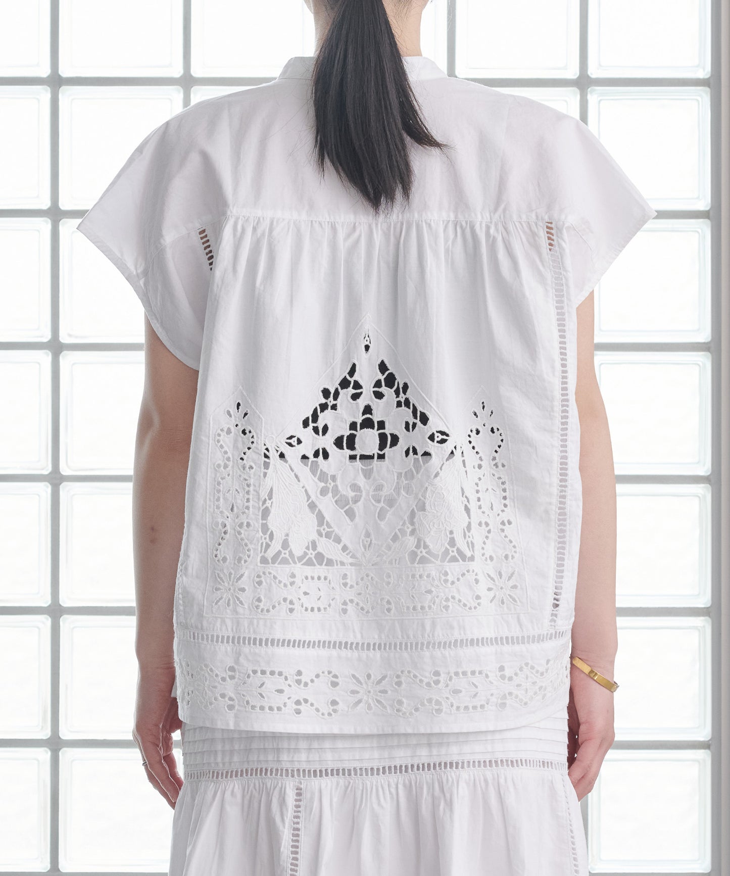【WEB限定プライス】eru　カットワーク刺繍プルオーバー