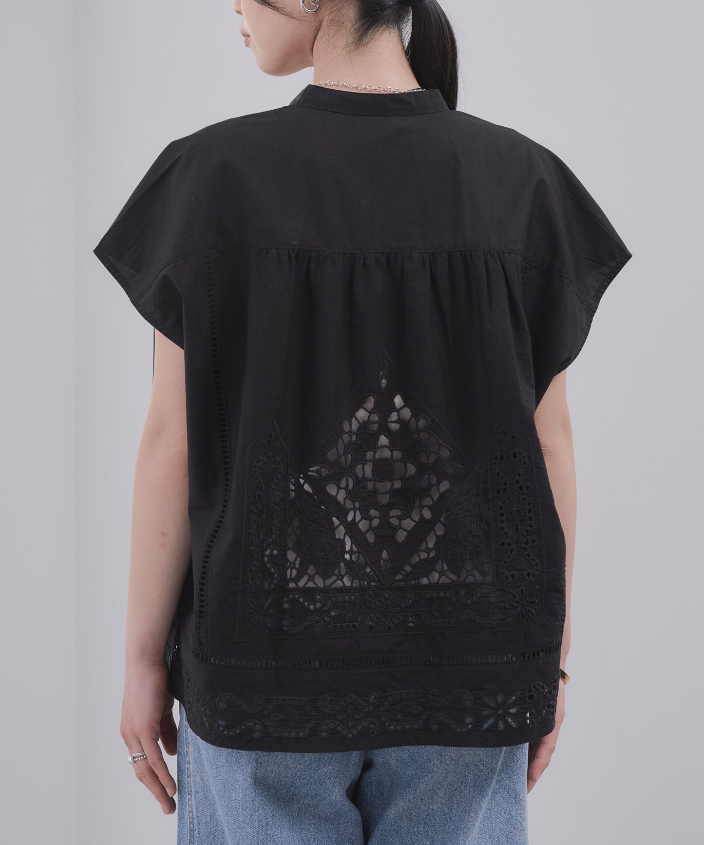 【WEB限定プライス】eru　カットワーク刺繍プルオーバー