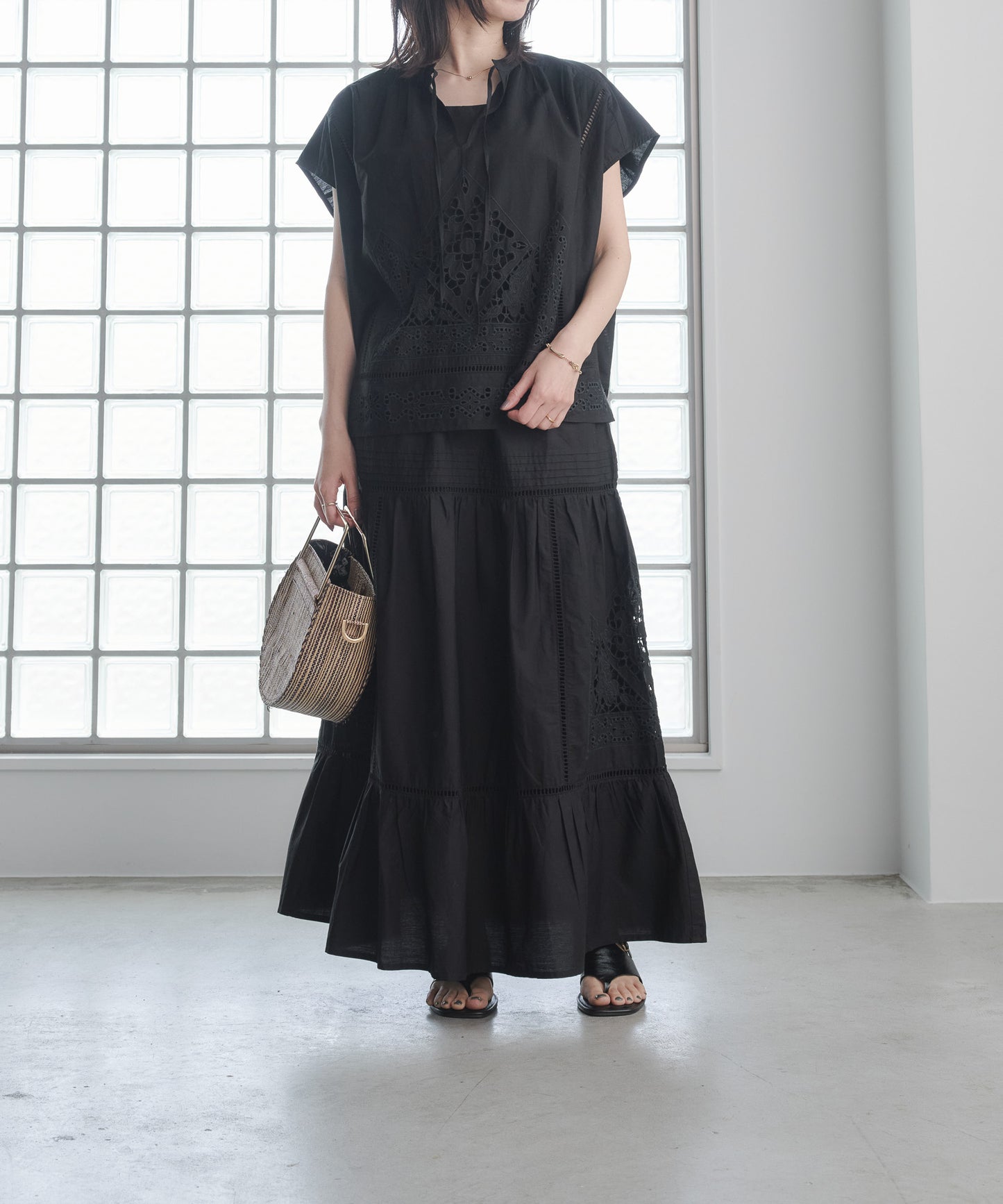 【WEB限定プライス】eru　カットワーク刺繍プルオーバー