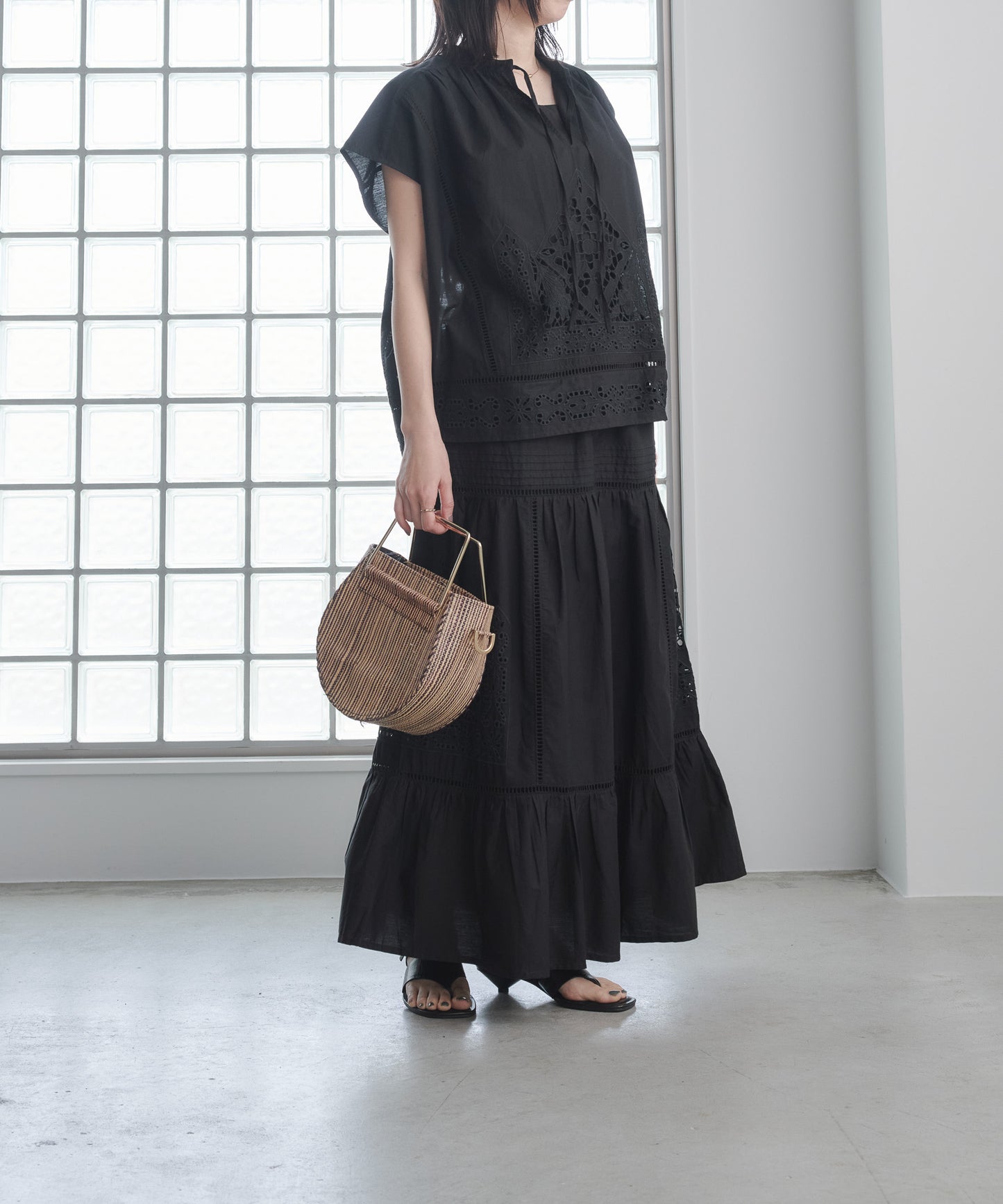 【WEB限定プライス】eru　カットワーク刺繍プルオーバー