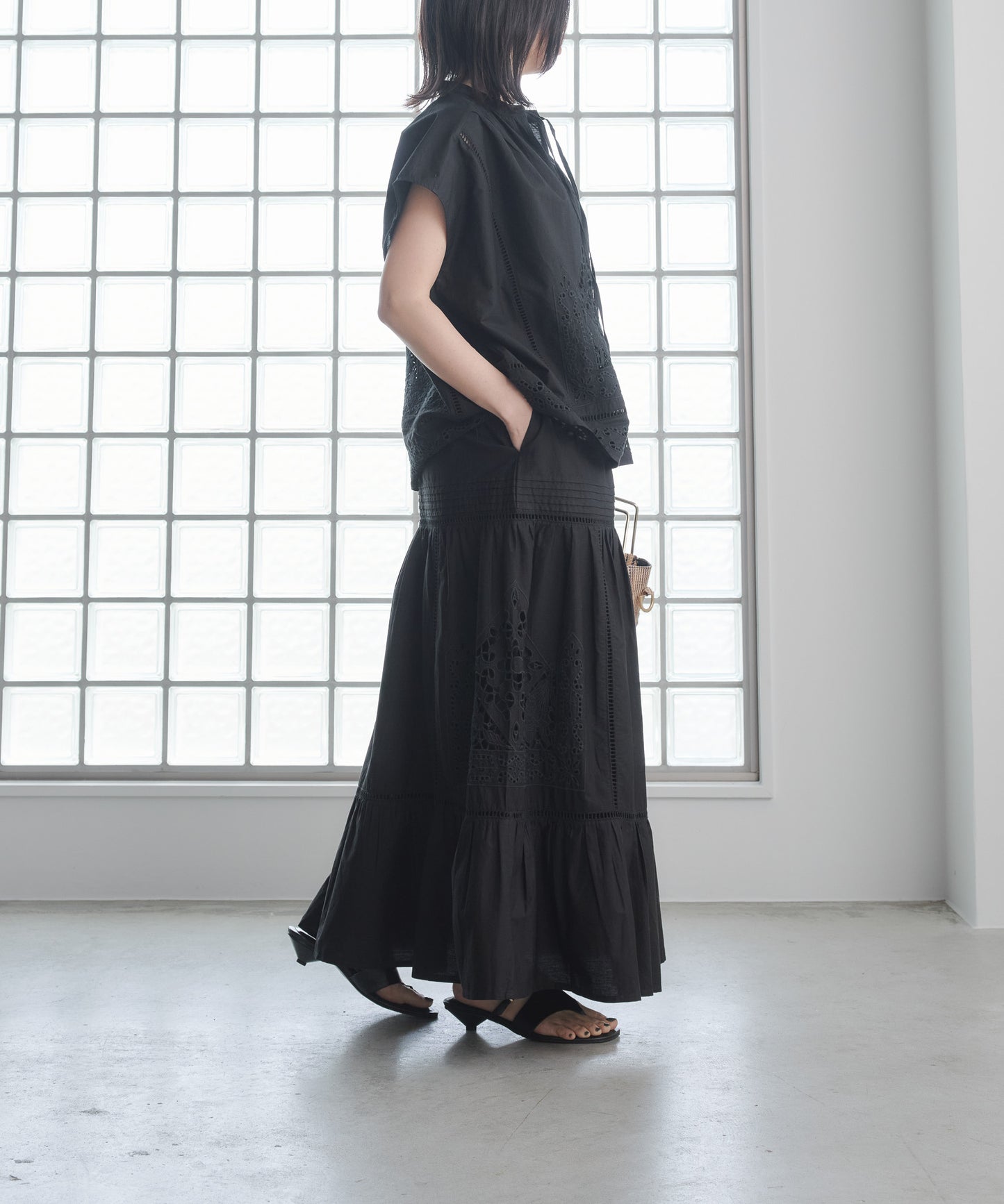 【WEB限定プライス】eru　カットワーク刺繍プルオーバー
