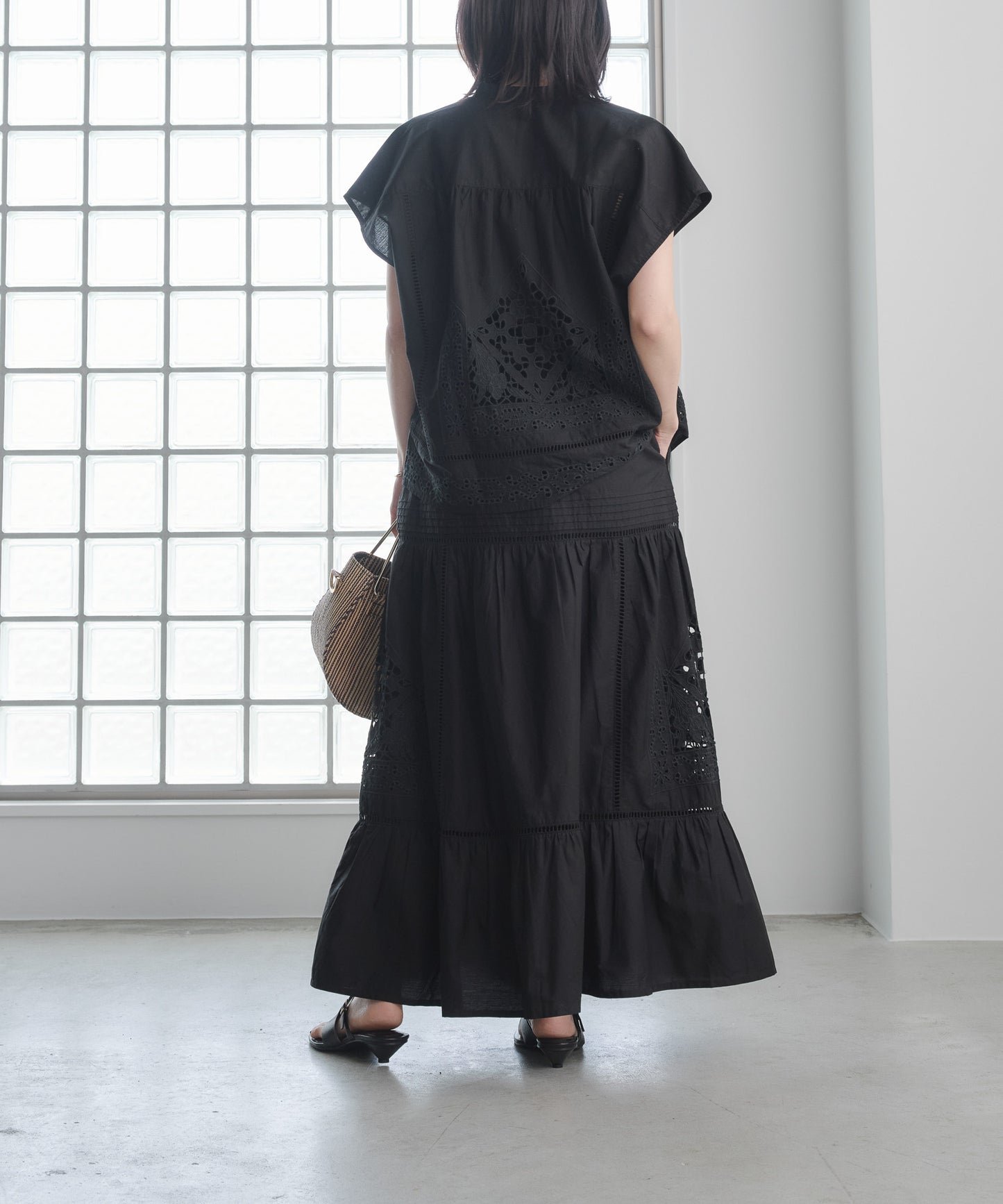 【WEB限定プライス】eru　カットワーク刺繍プルオーバー
