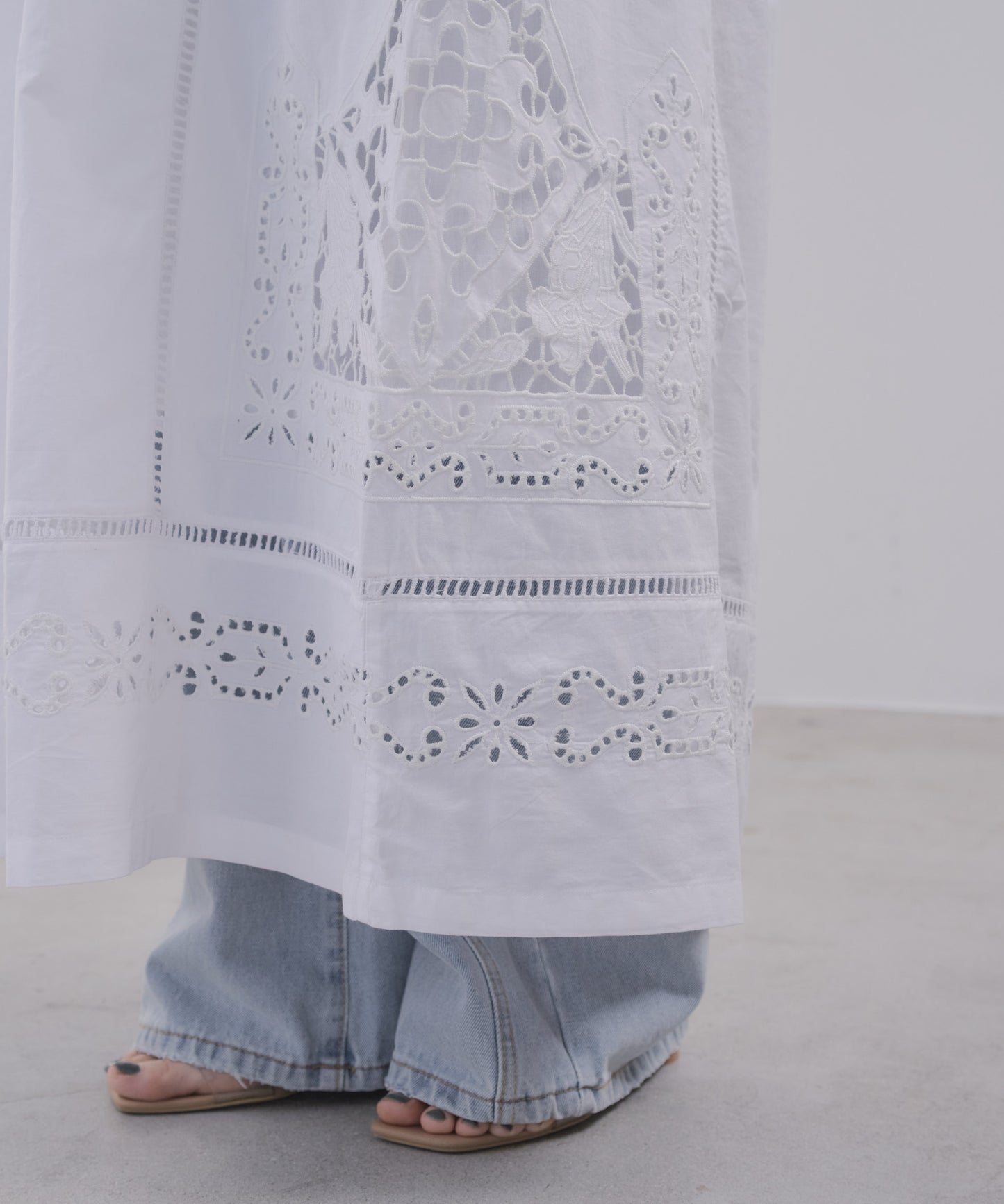 Pqran　カットワーク刺繍カフタンワンピース