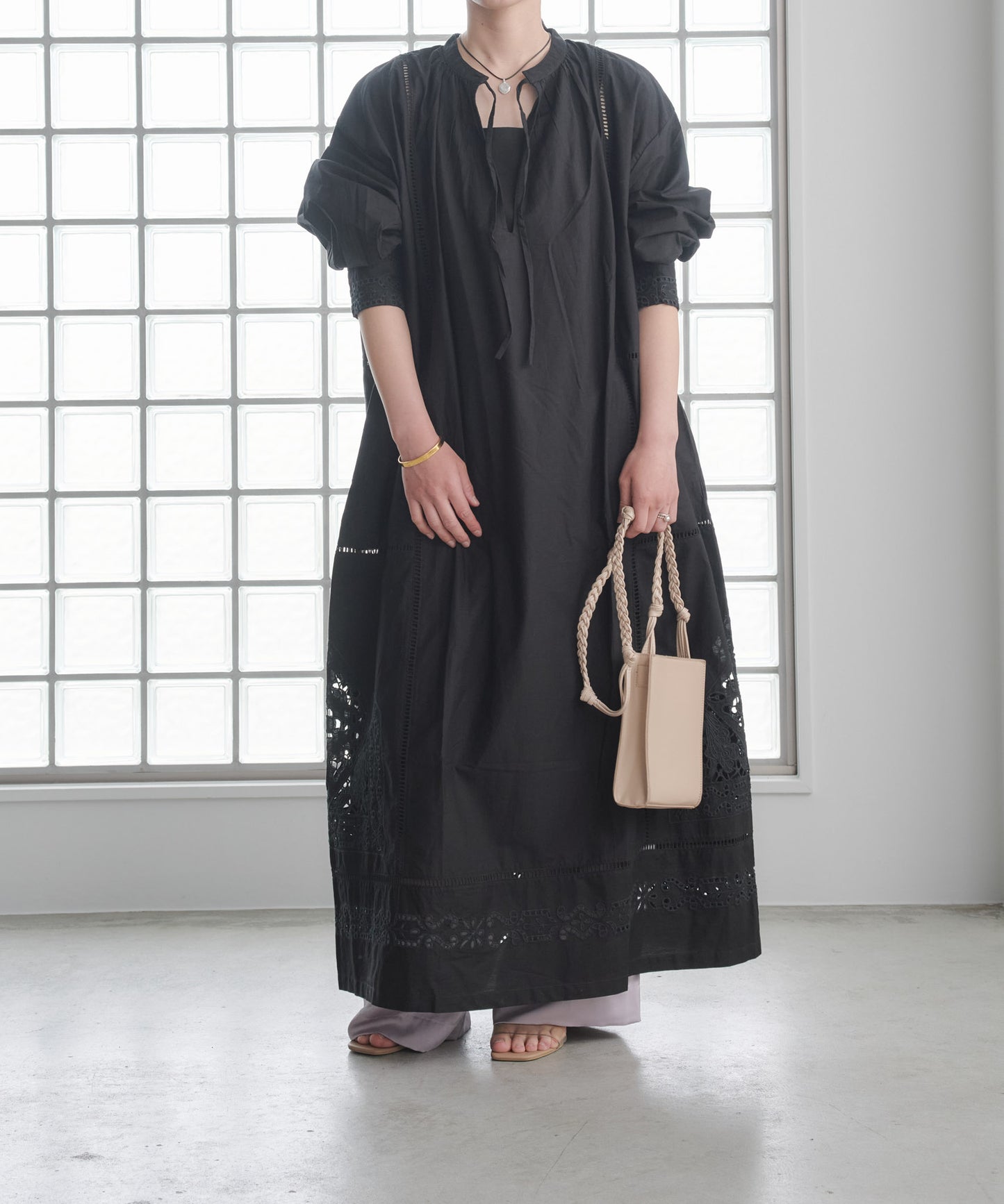 Pqran　カットワーク刺繍カフタンワンピース