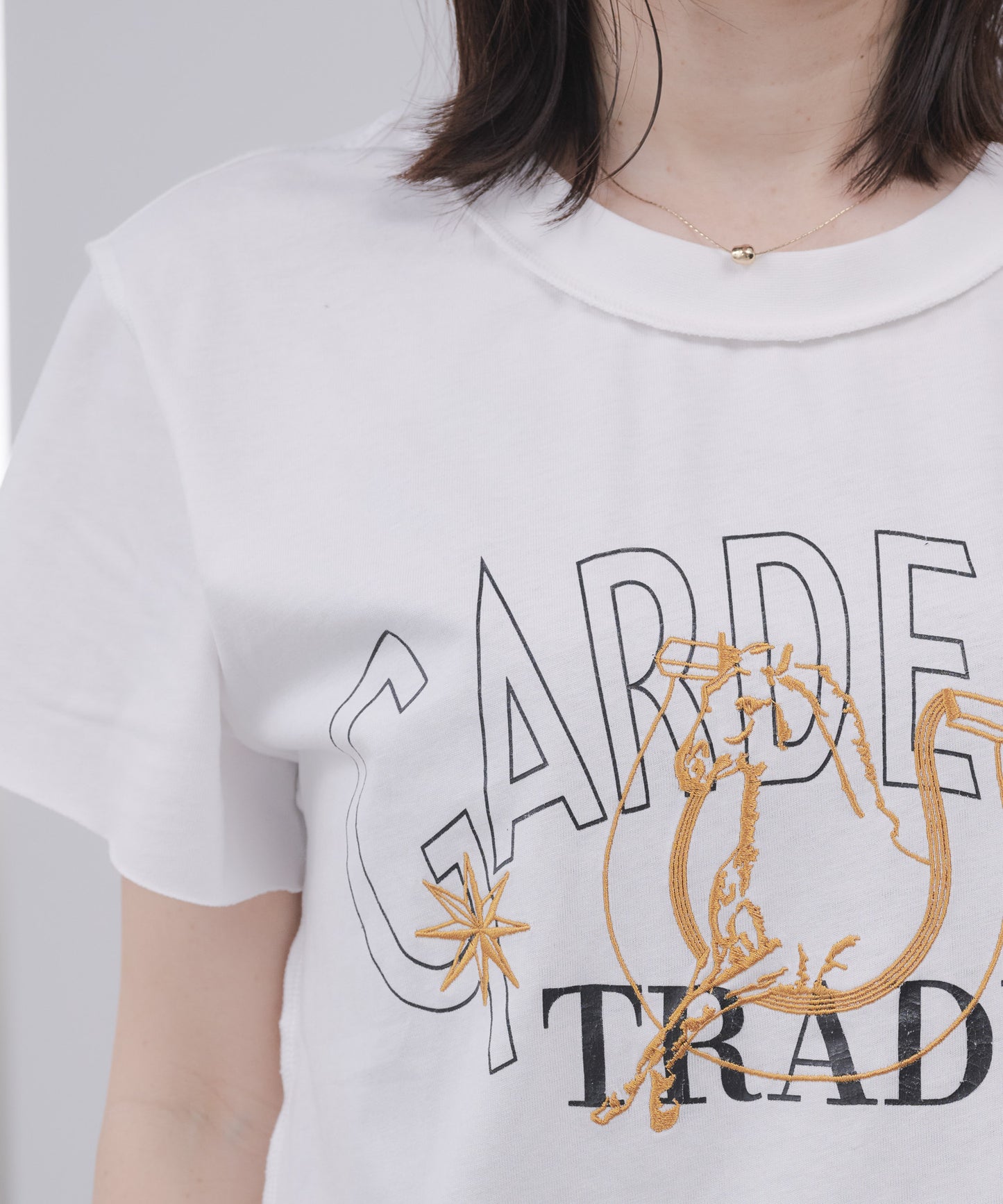 Pqran　【オリジナル図案】馬刺繍カレッジプリントTシャツ