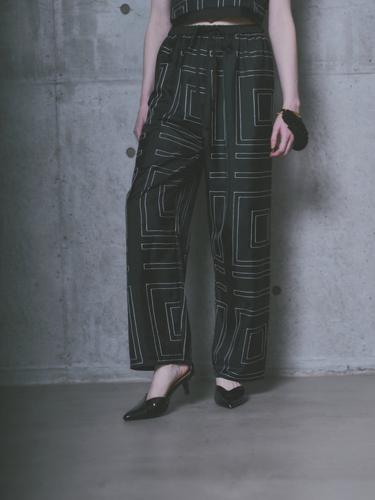 スクエア刺繍パンツ