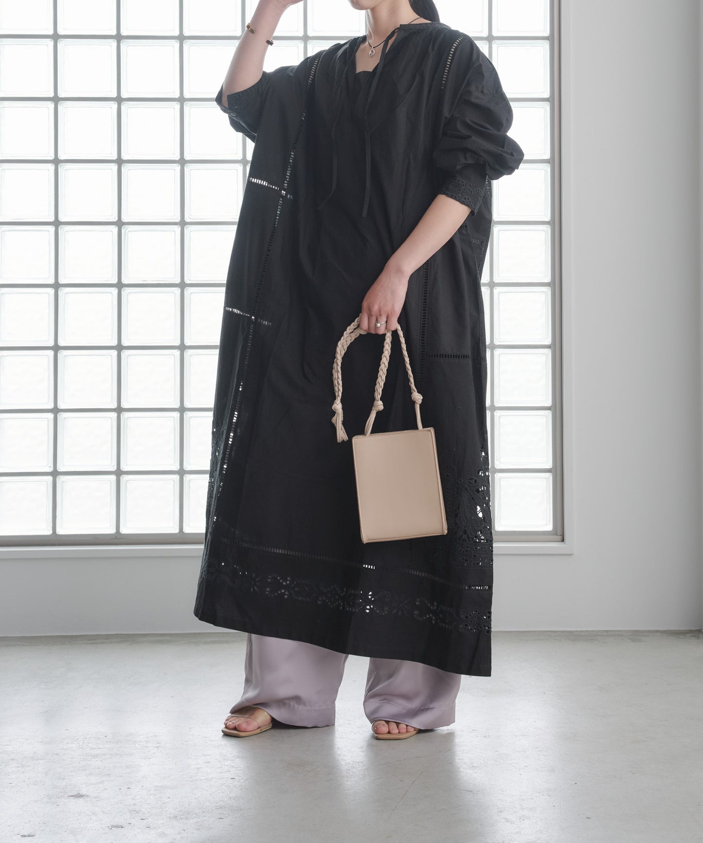 Pqran　カットワーク刺繍カフタンワンピース