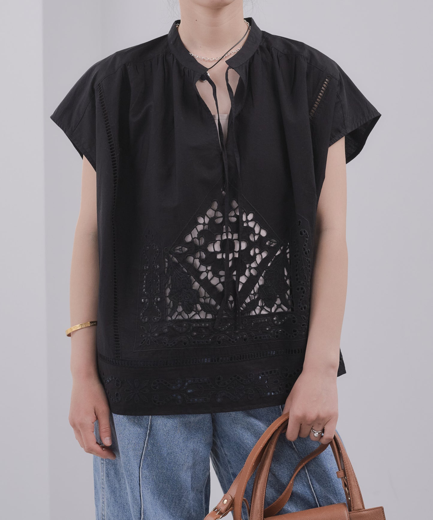 【WEB限定プライス】eru　カットワーク刺繍プルオーバー