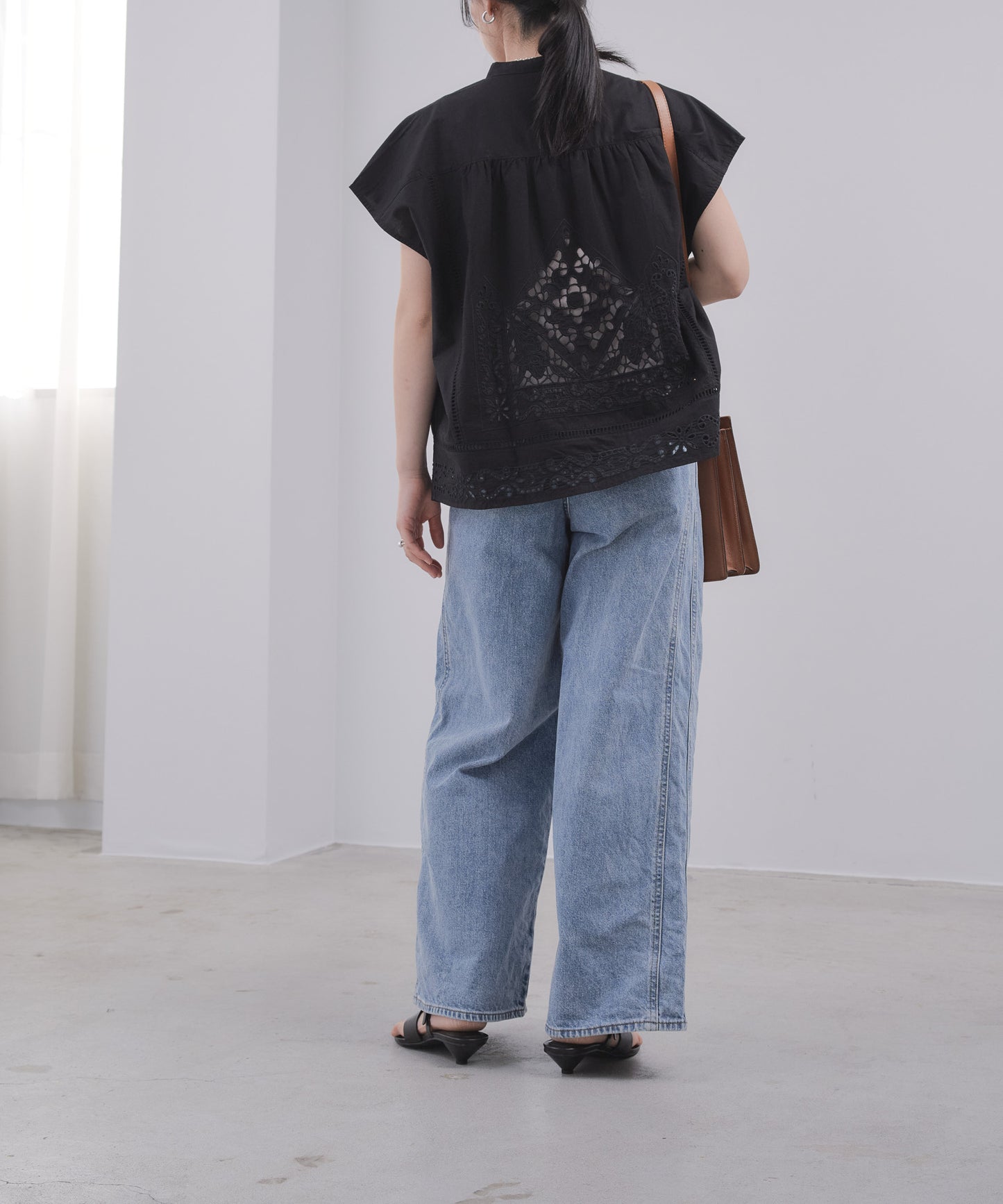 【WEB限定プライス】eru　カットワーク刺繍プルオーバー