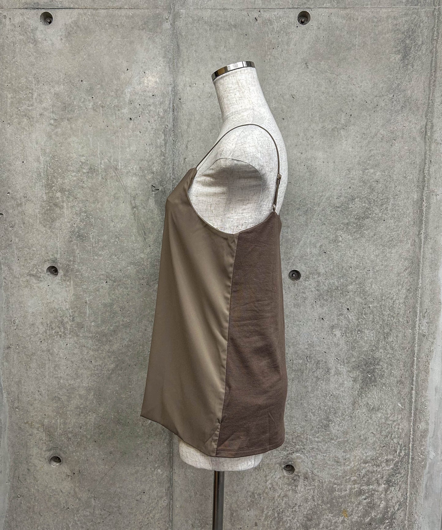 【WEB限定プライス】eru　カップ付きキャミ