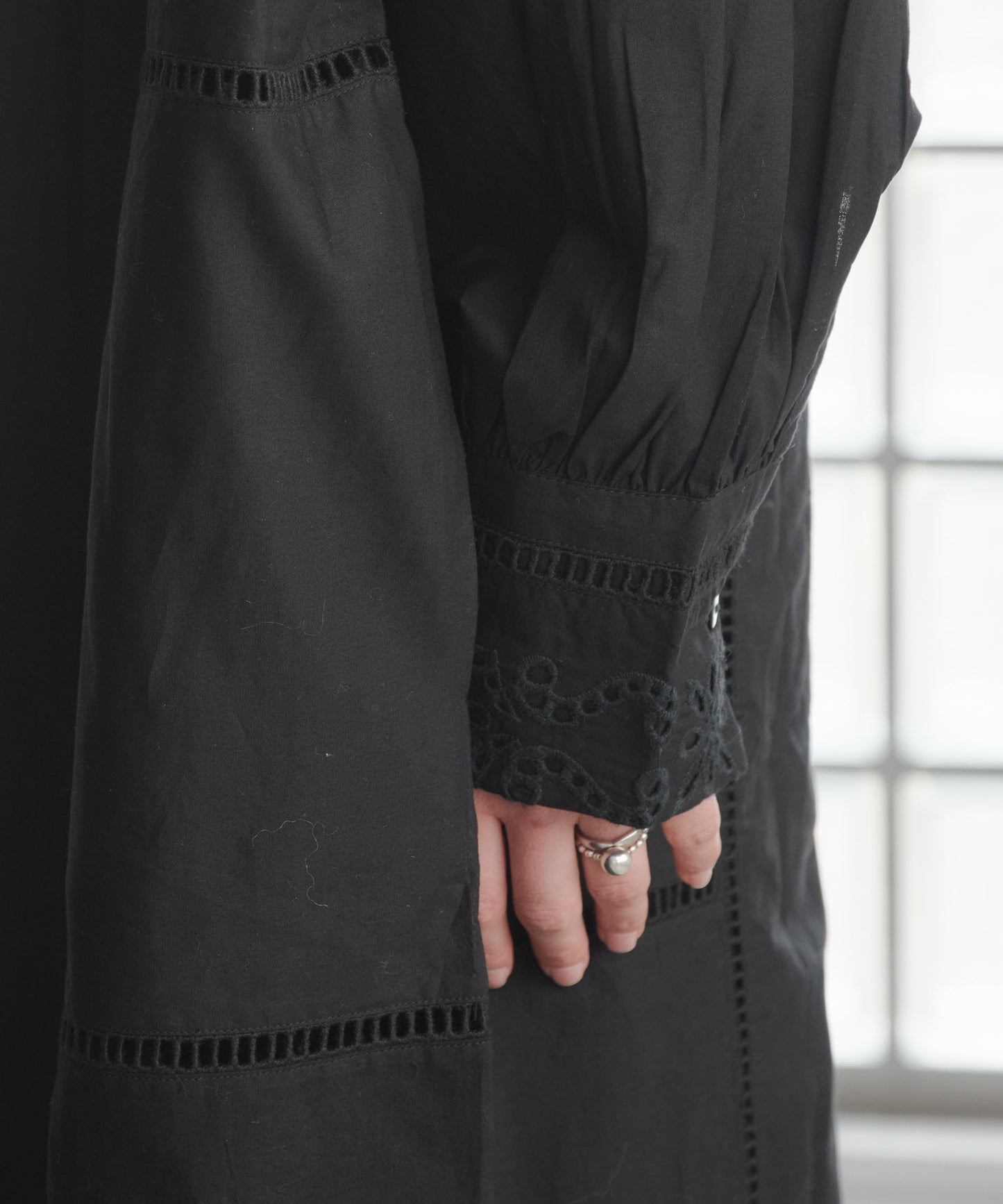Pqran　カットワーク刺繍カフタンワンピース