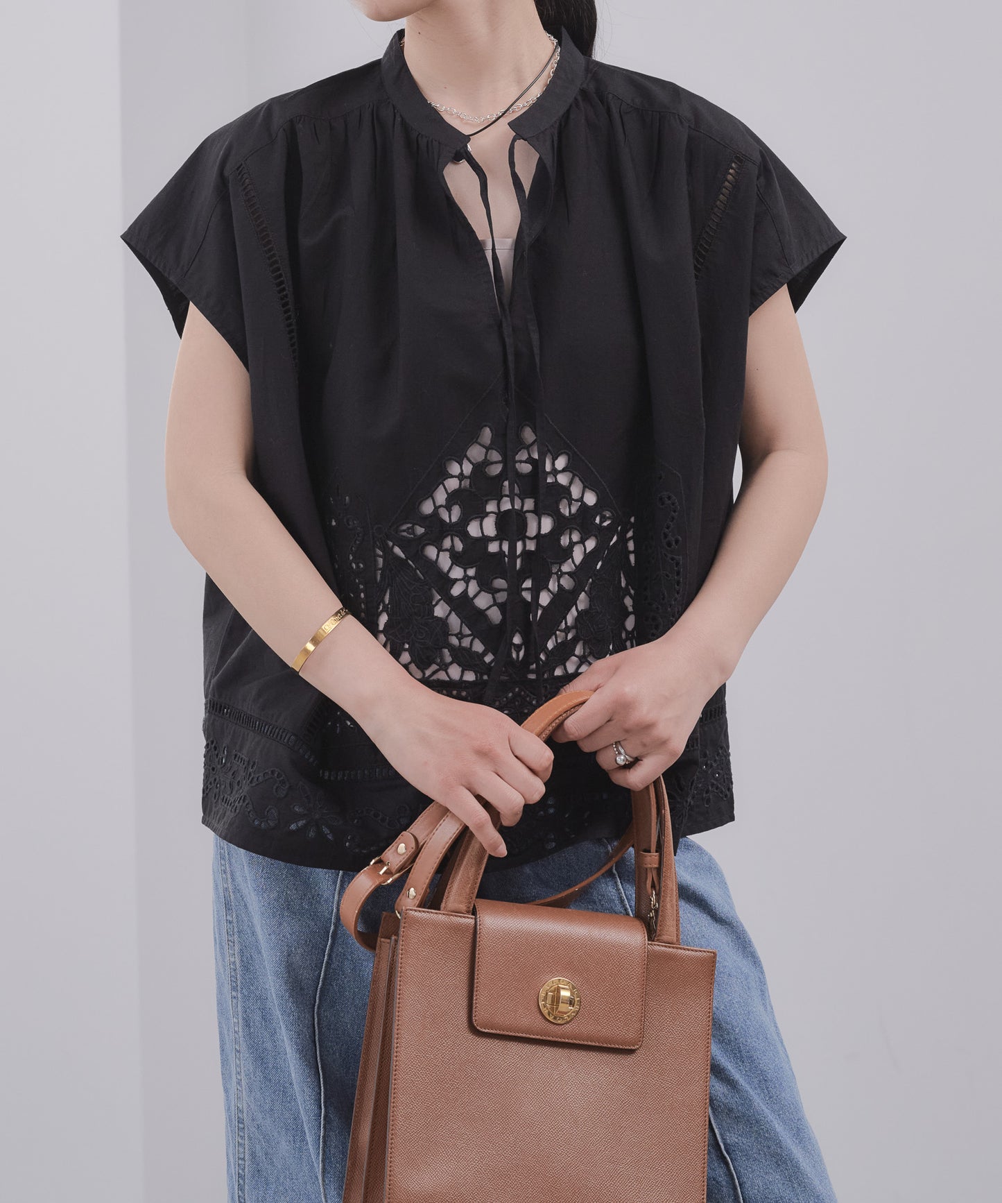 【WEB限定プライス】eru　カットワーク刺繍プルオーバー