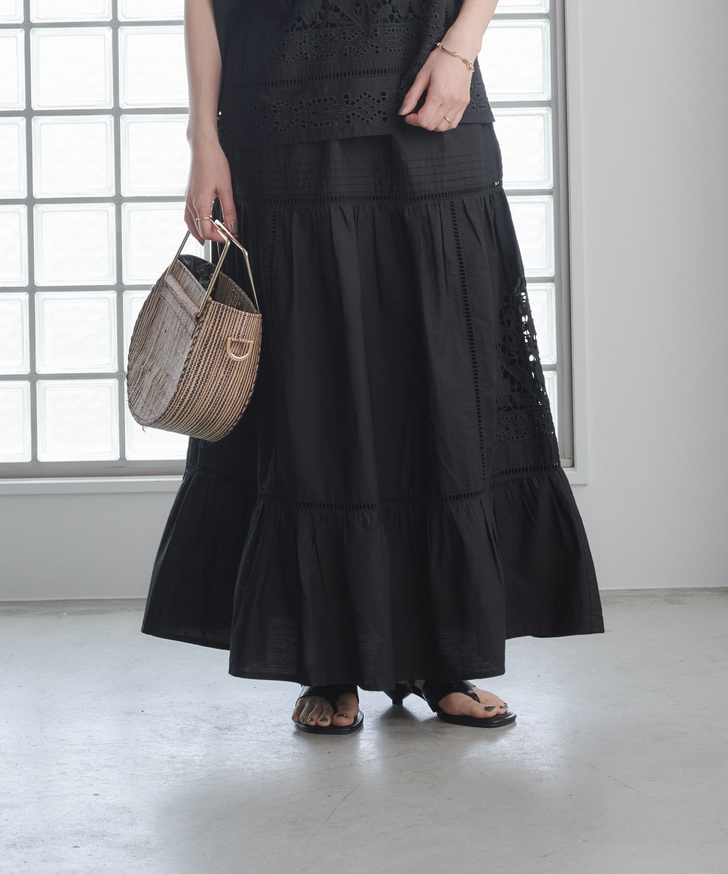 【WEB限定プライス】eru　カットワーク刺繍スカート