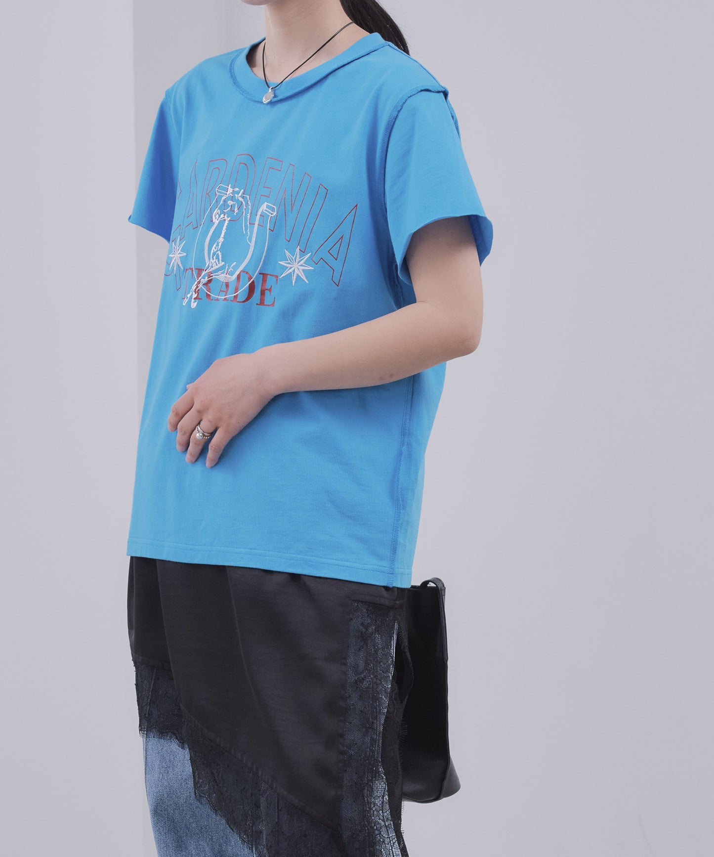 Pqran　【オリジナル図案】馬刺繍カレッジプリントTシャツ