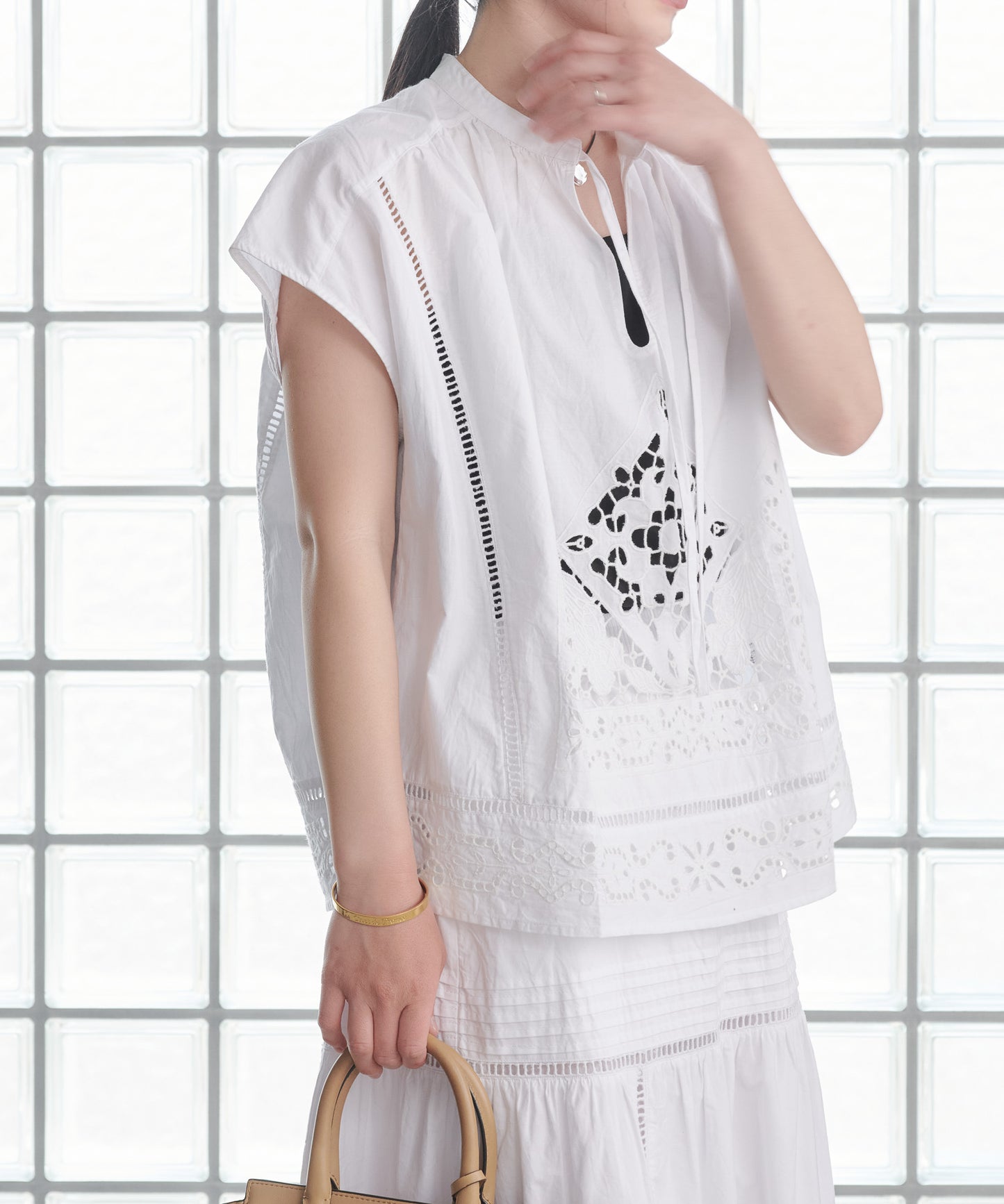 【WEB限定プライス】eru　カットワーク刺繍プルオーバー