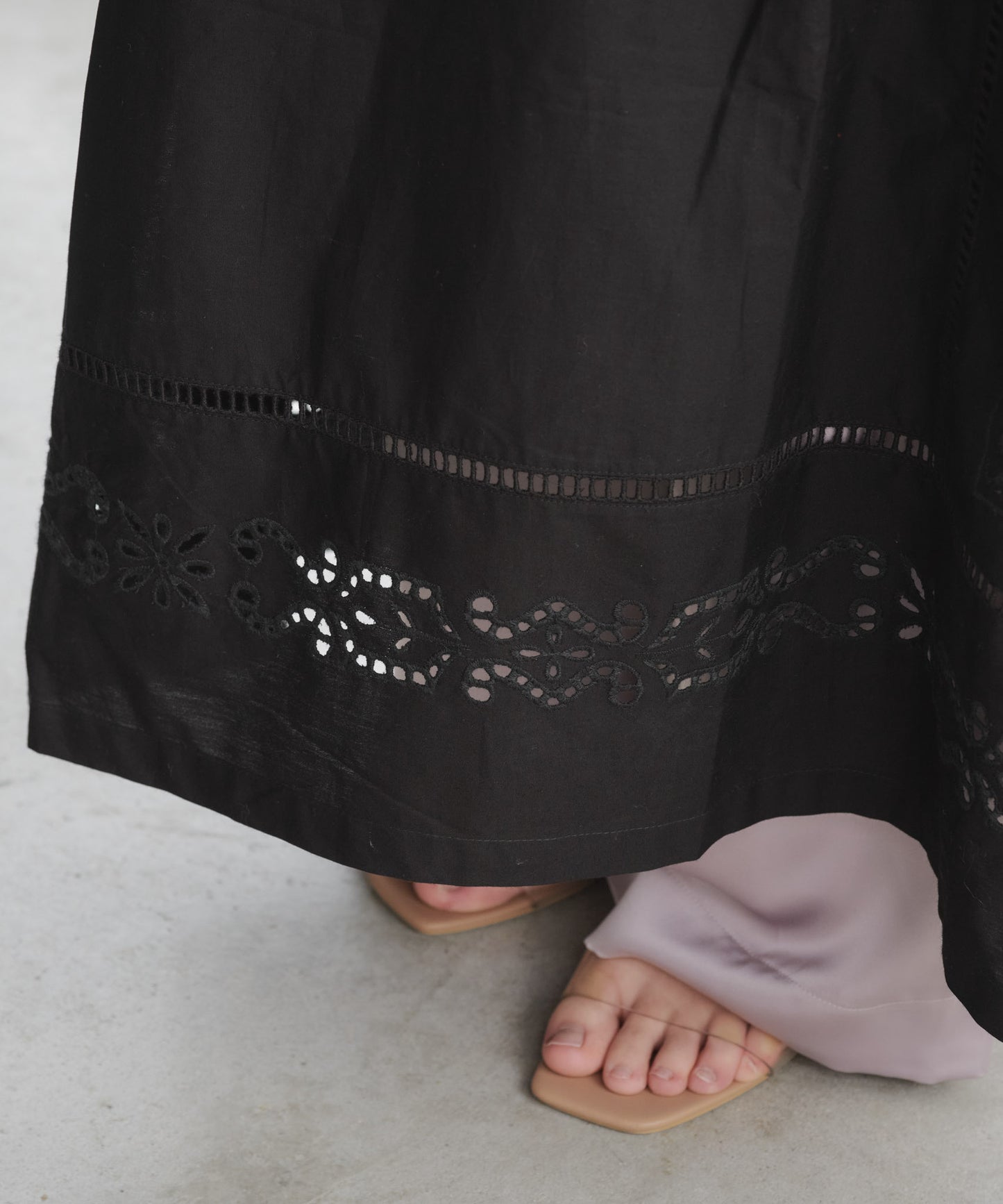 Pqran　カットワーク刺繍カフタンワンピース