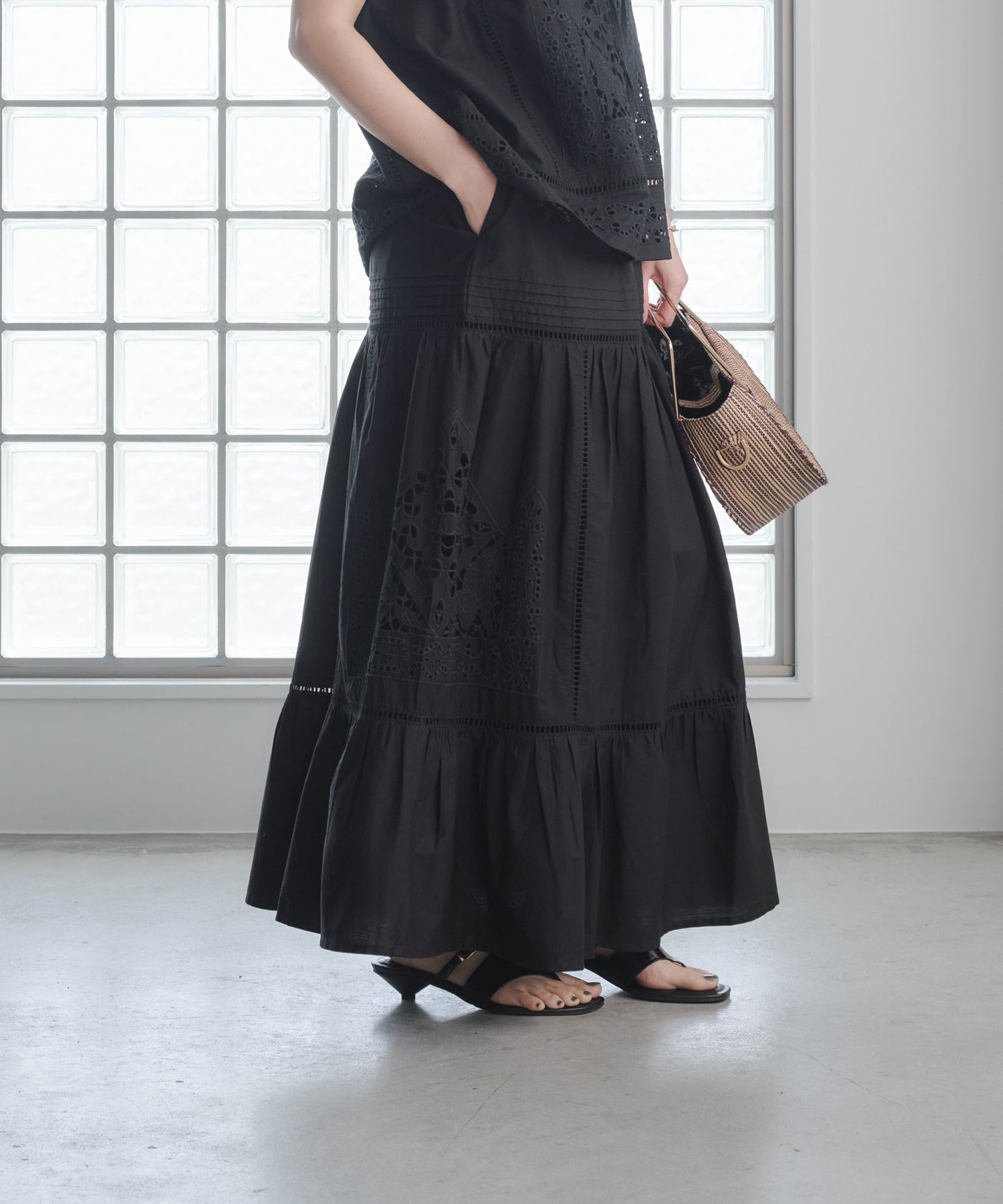 【WEB限定プライス】eru　カットワーク刺繍スカート