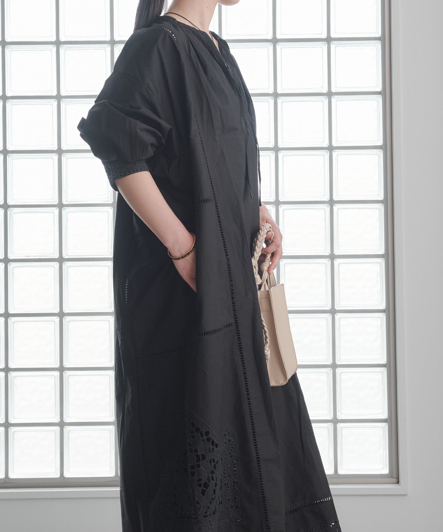 Pqran　カットワーク刺繍カフタンワンピース