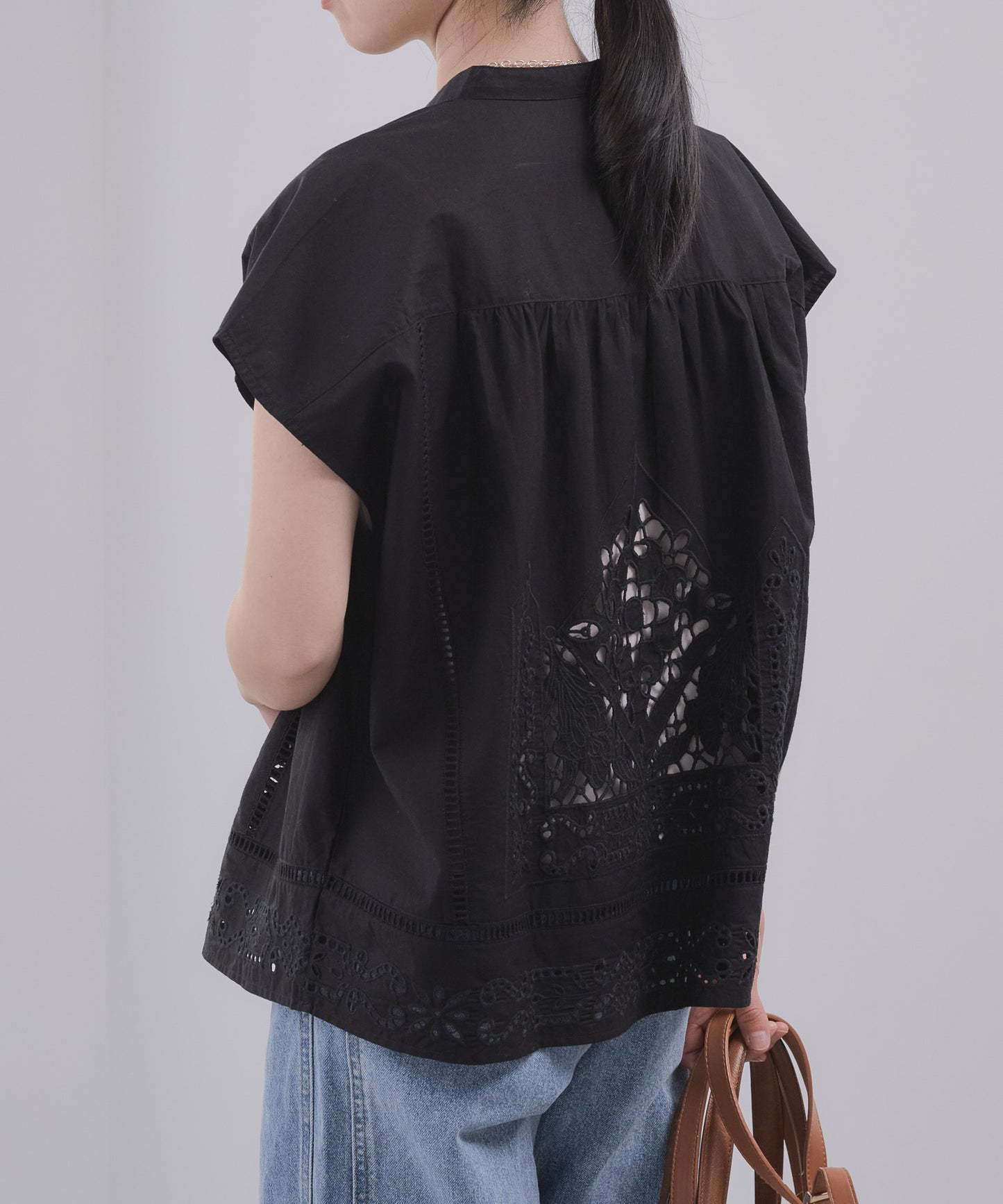 【WEB限定プライス】eru　カットワーク刺繍プルオーバー