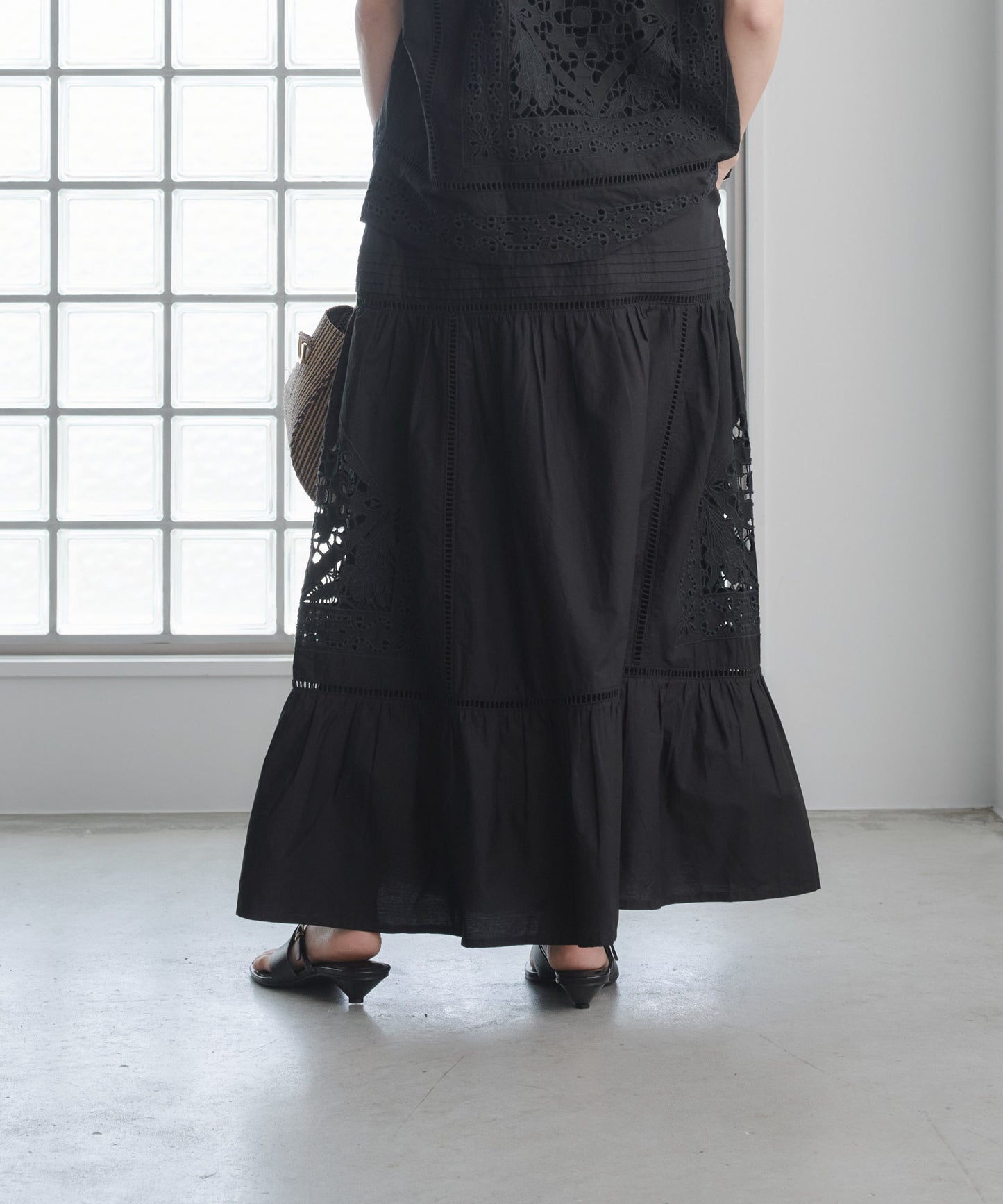 【WEB限定プライス】eru　カットワーク刺繍スカート