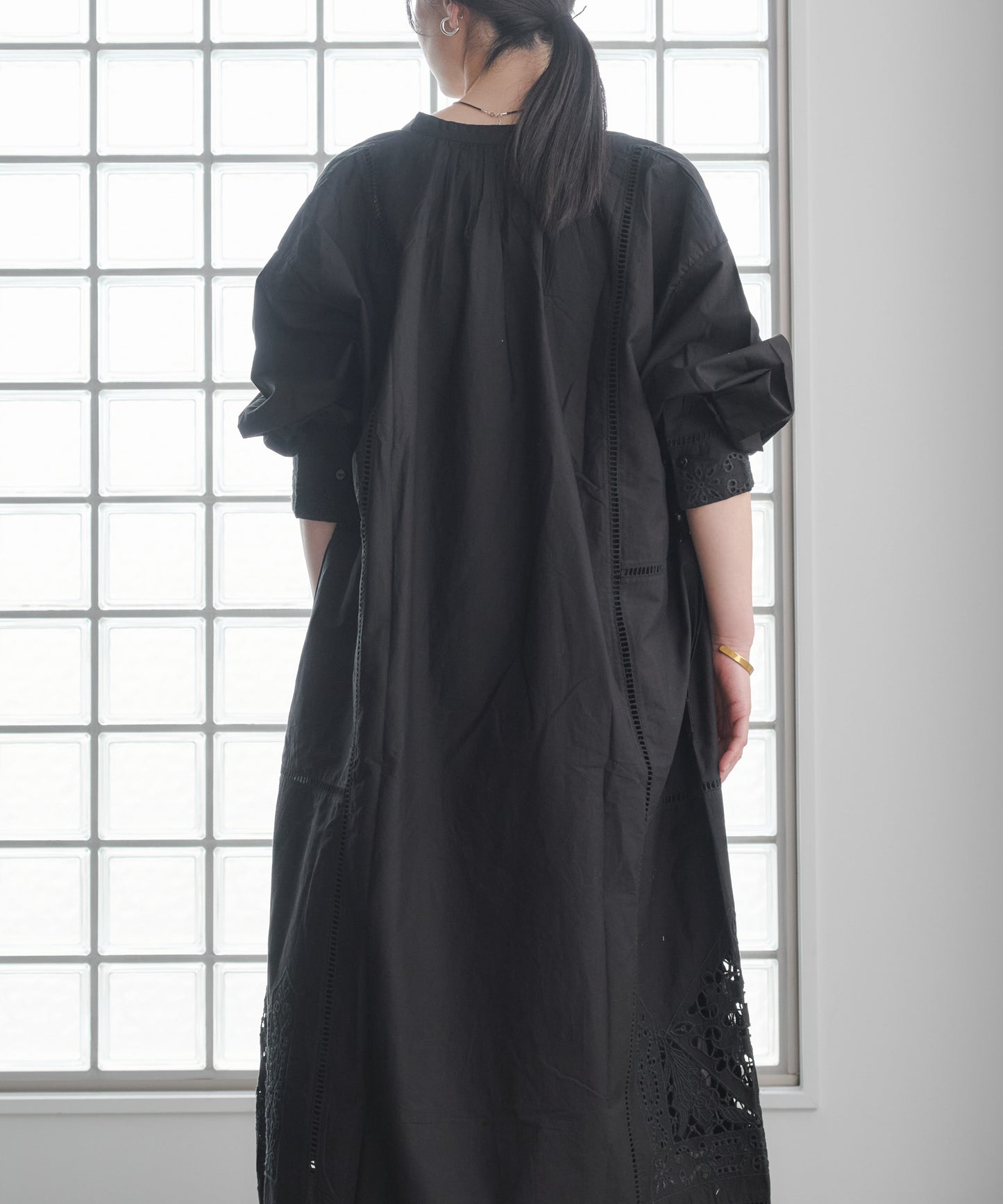 Pqran　カットワーク刺繍カフタンワンピース