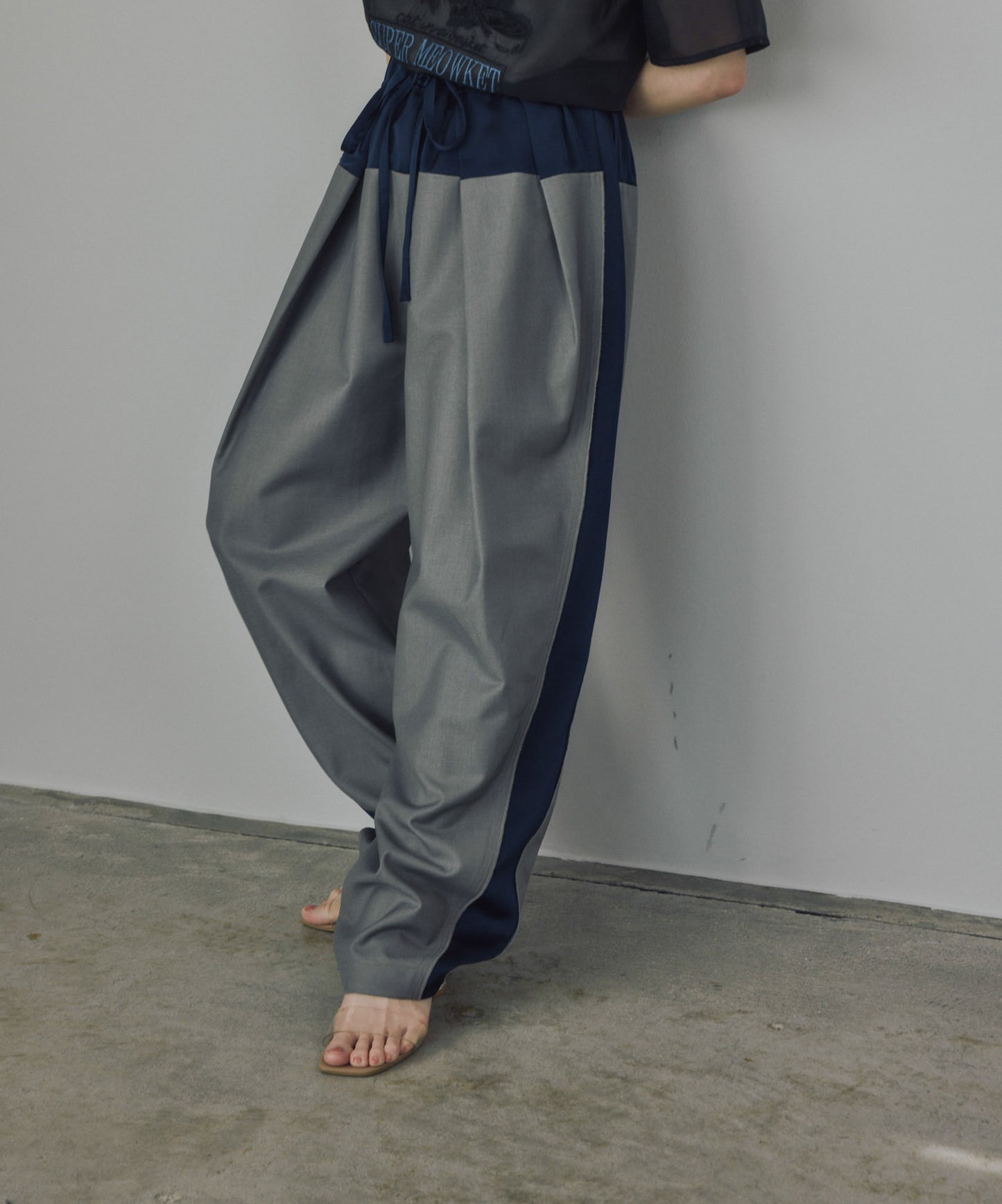 Pqran　ツートーンサイドラインパンツ