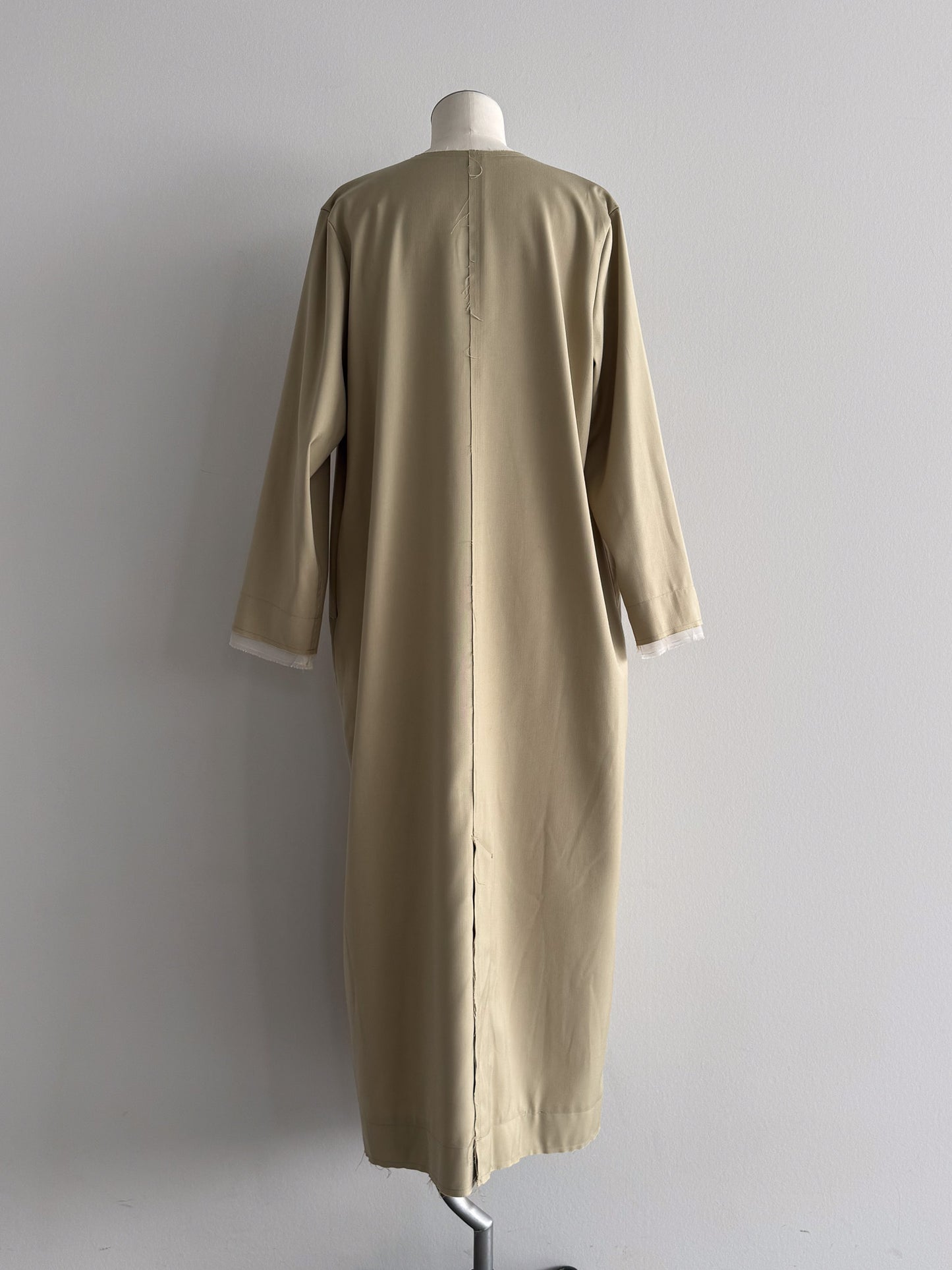 Vネックワンピース