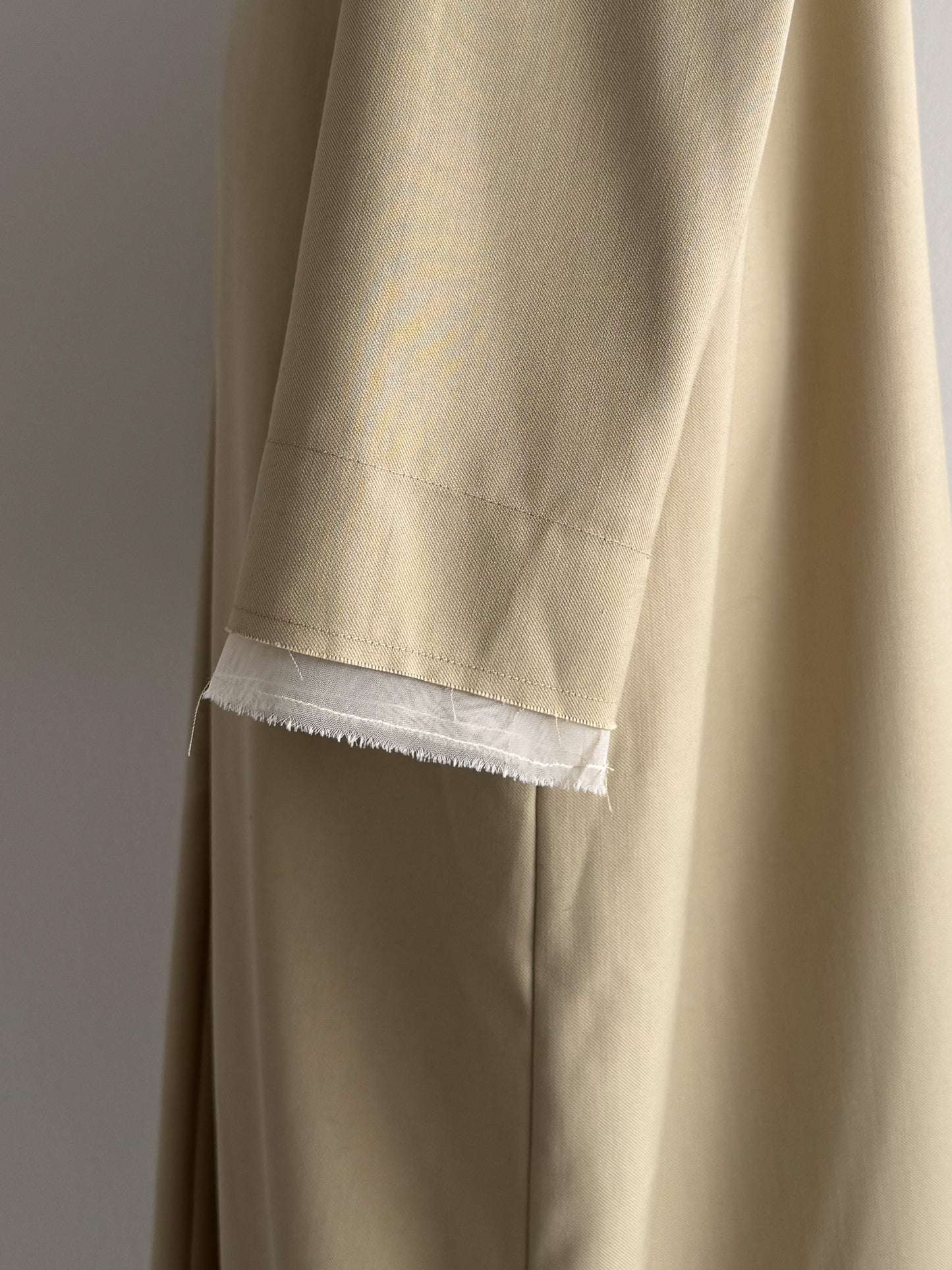 Vネックワンピース