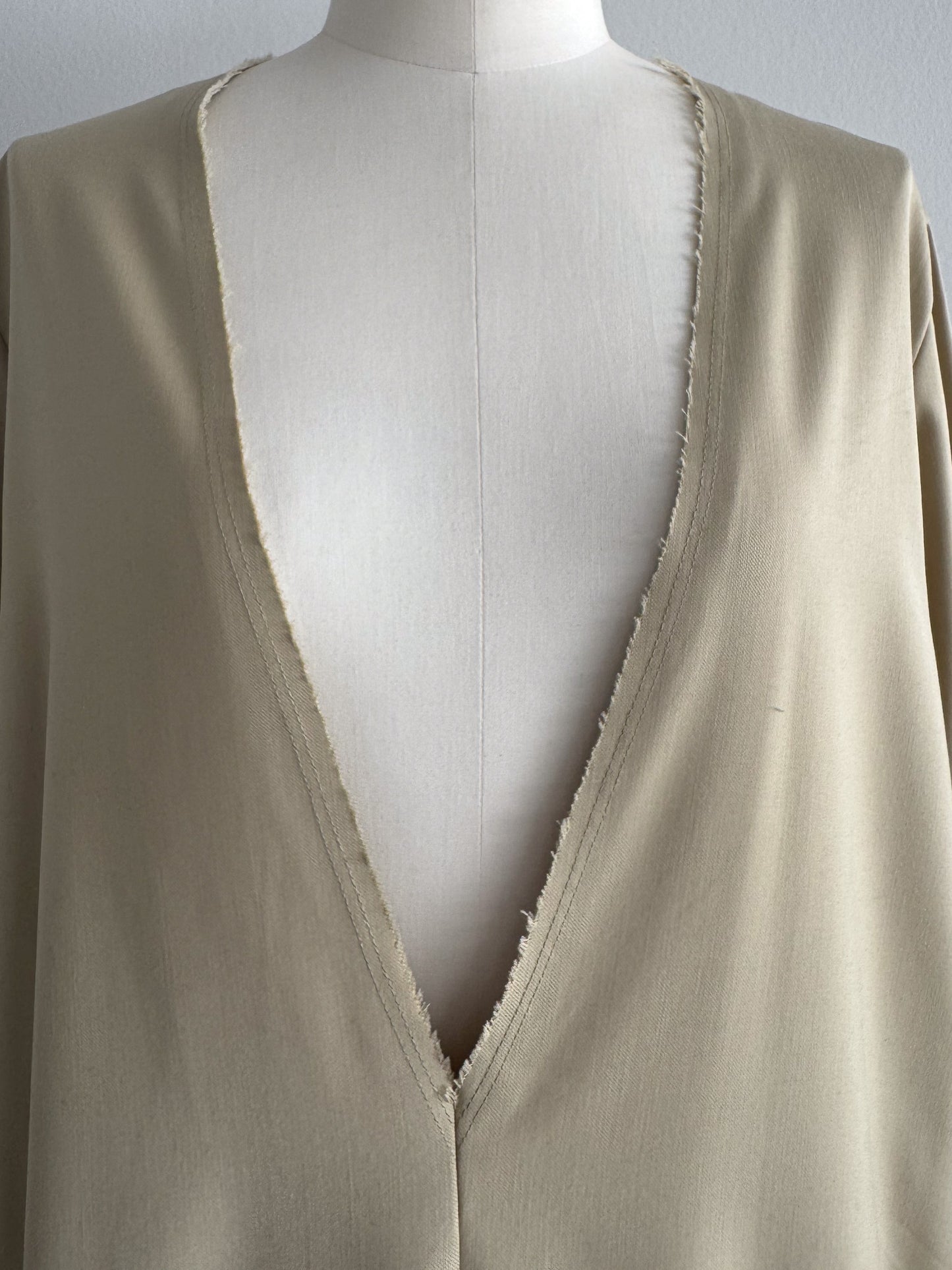 Vネックワンピース