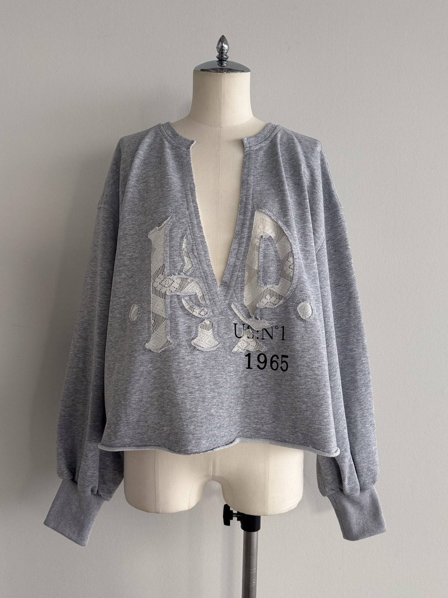 ロゴレーススウェットプルオーバー