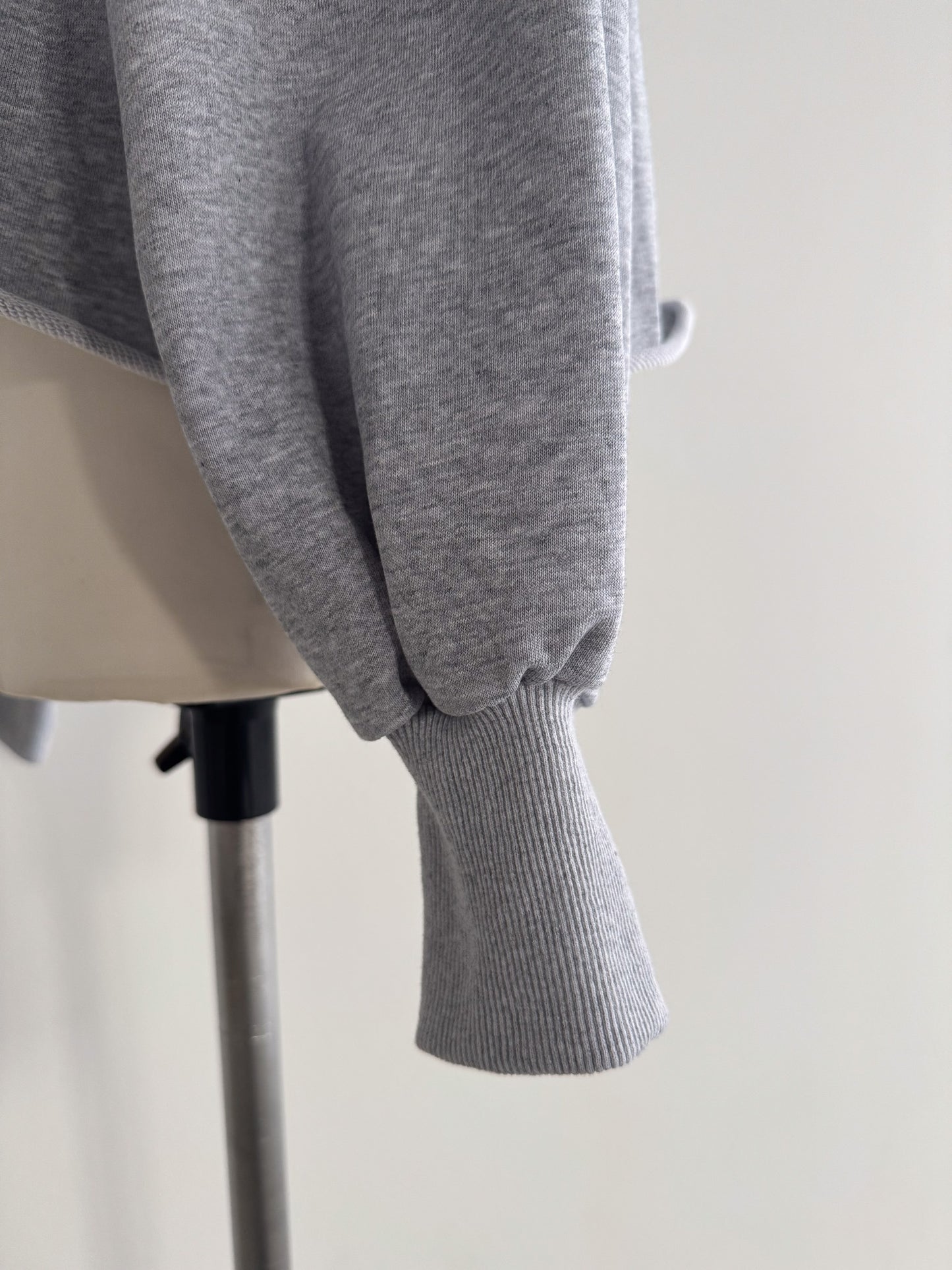 ロゴレーススウェットプルオーバー