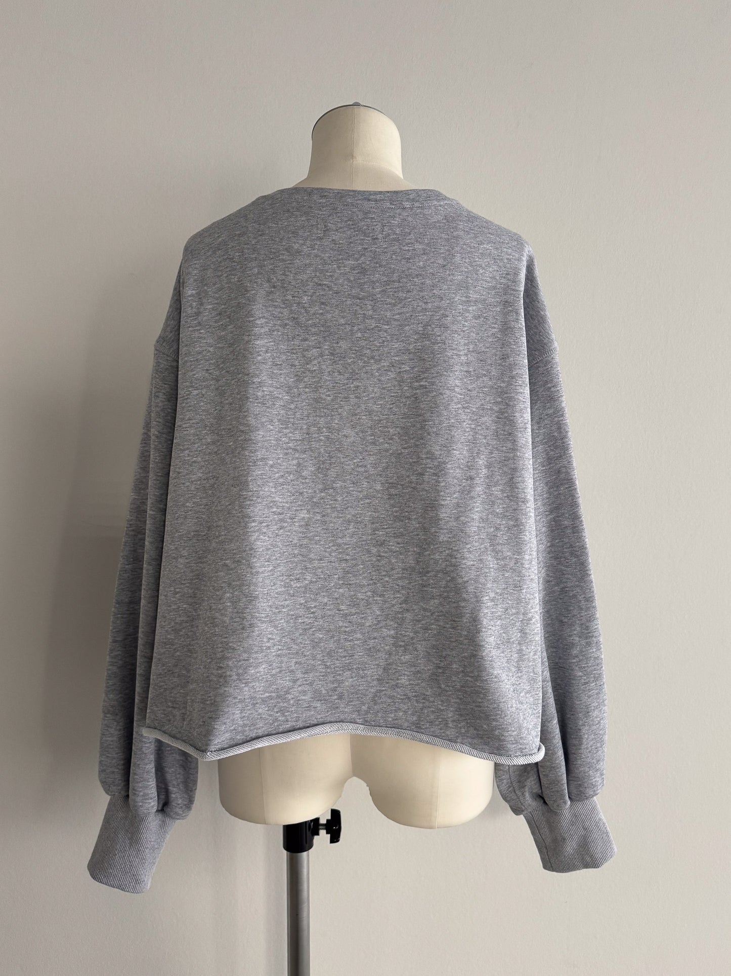 ロゴレーススウェットプルオーバー