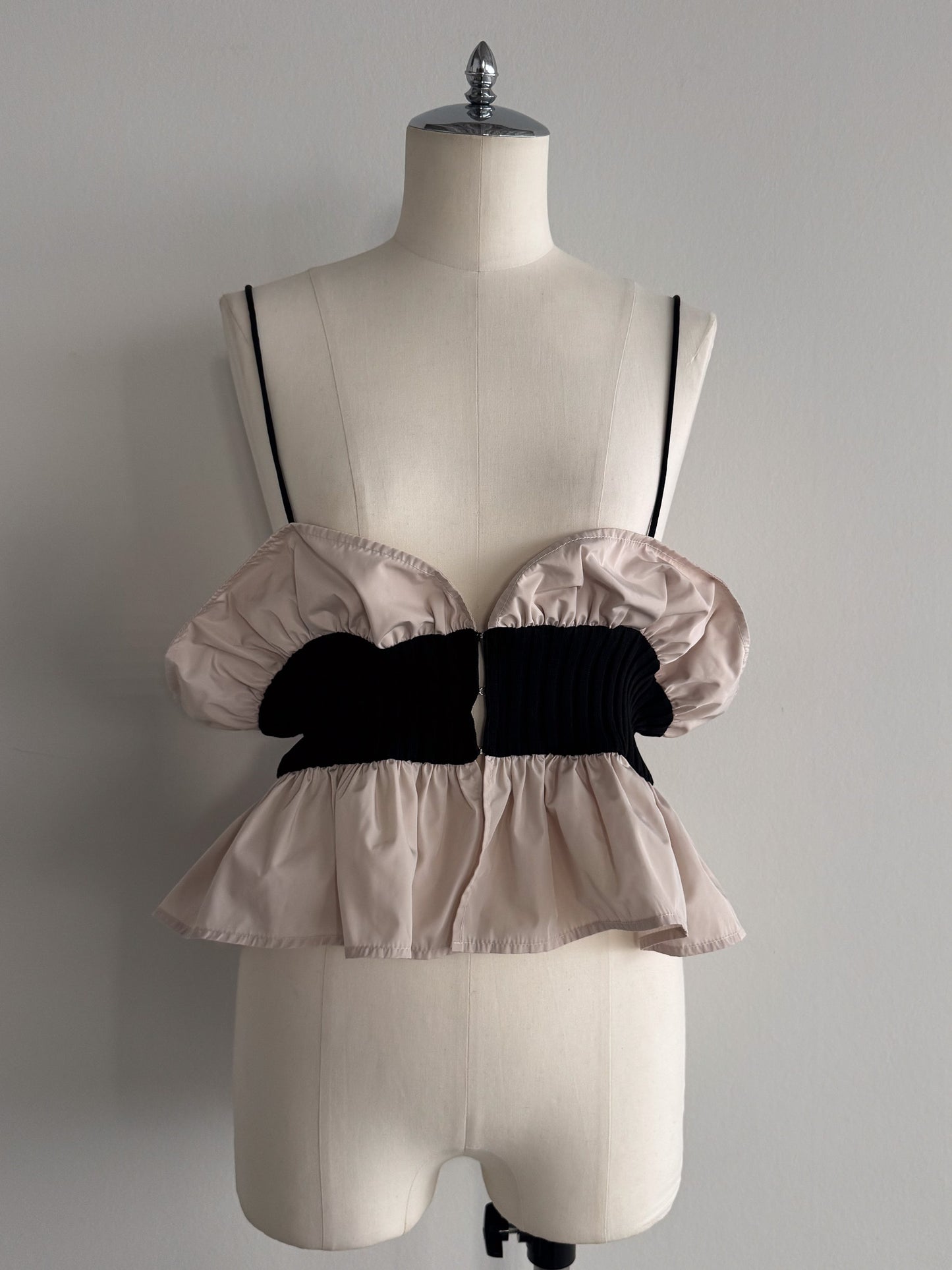 タフタ×ニットビスチェ