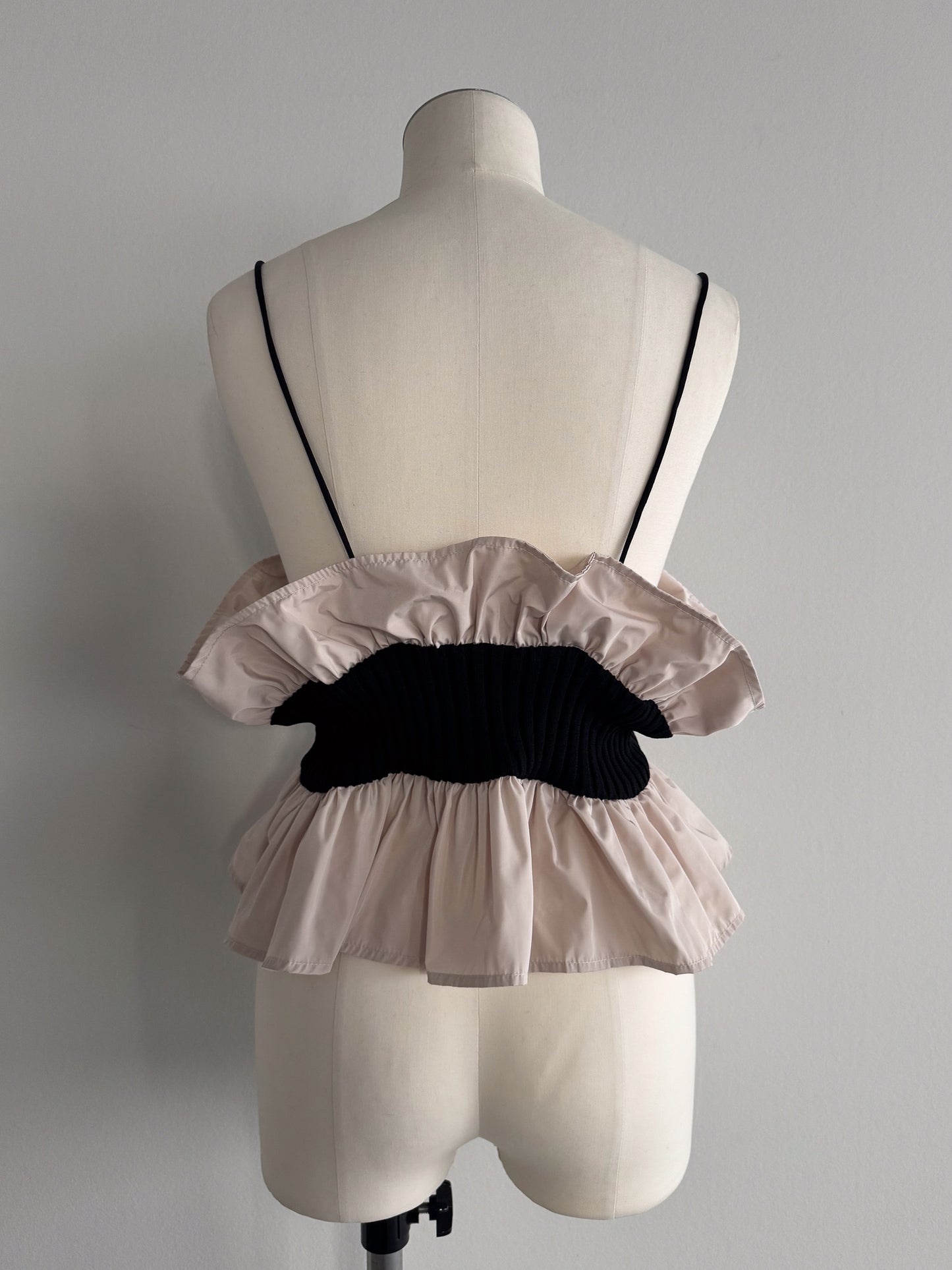 タフタ×ニットビスチェ