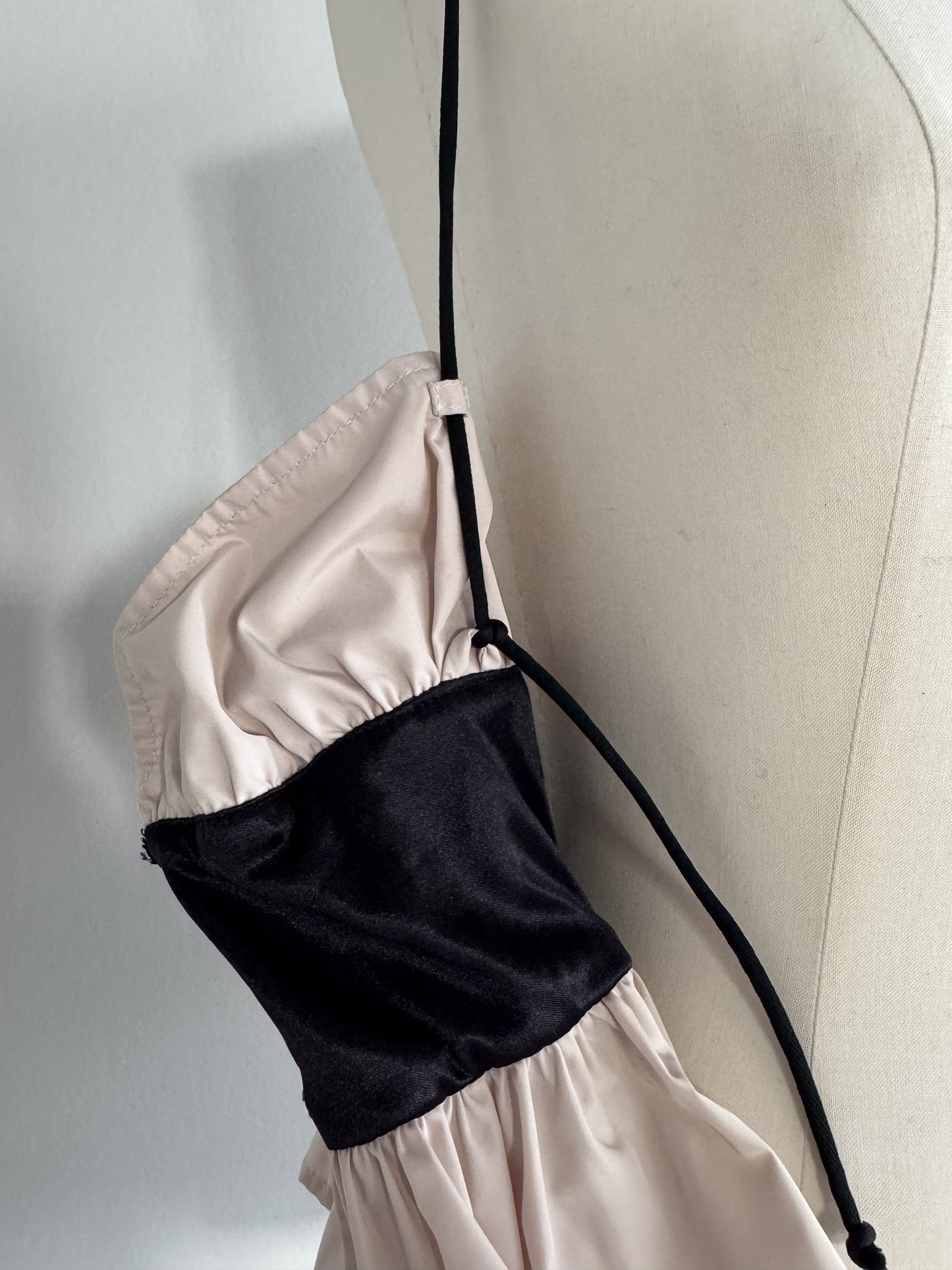 タフタ×ニットビスチェ