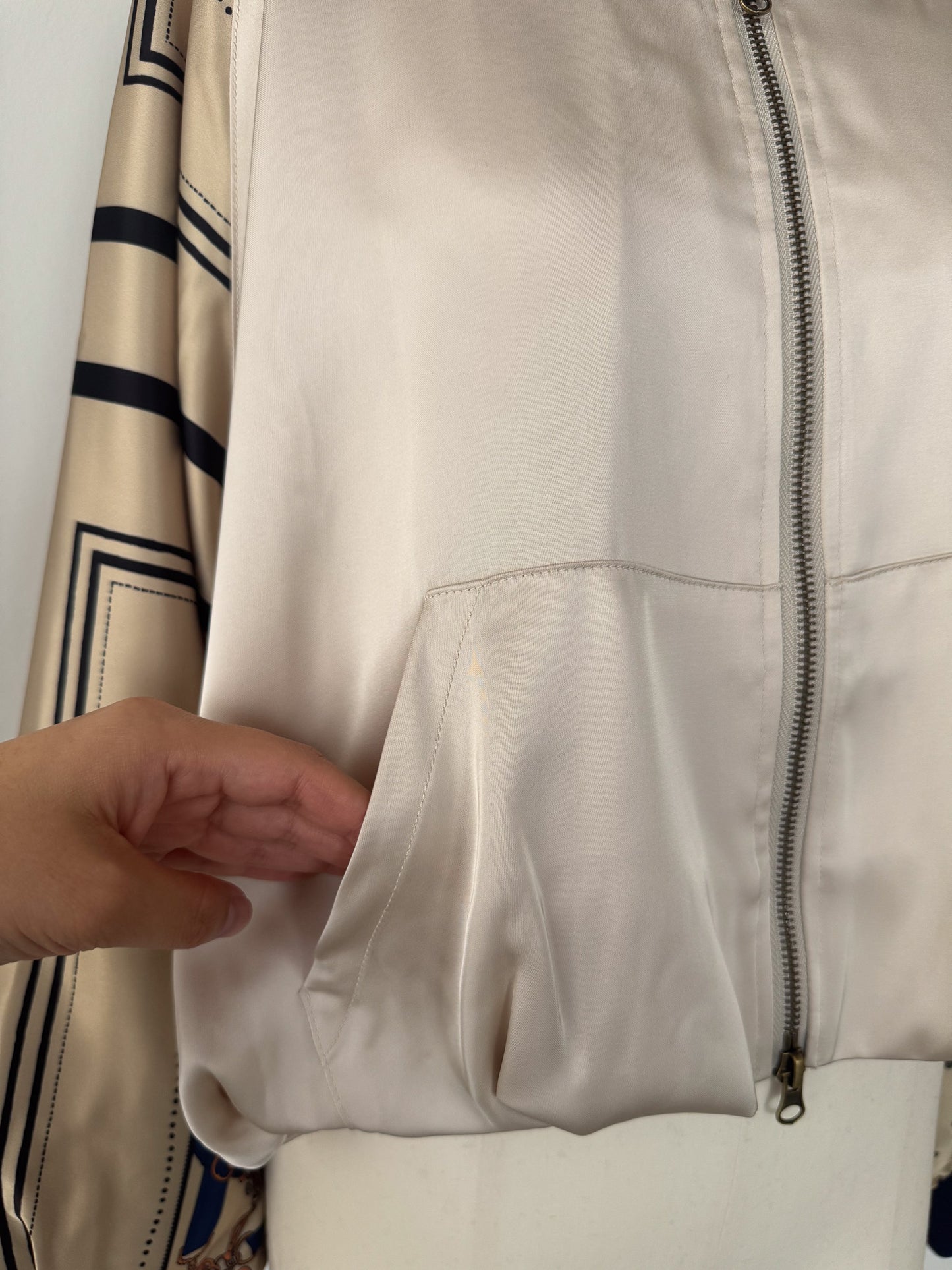 スカーフプリントブルゾン