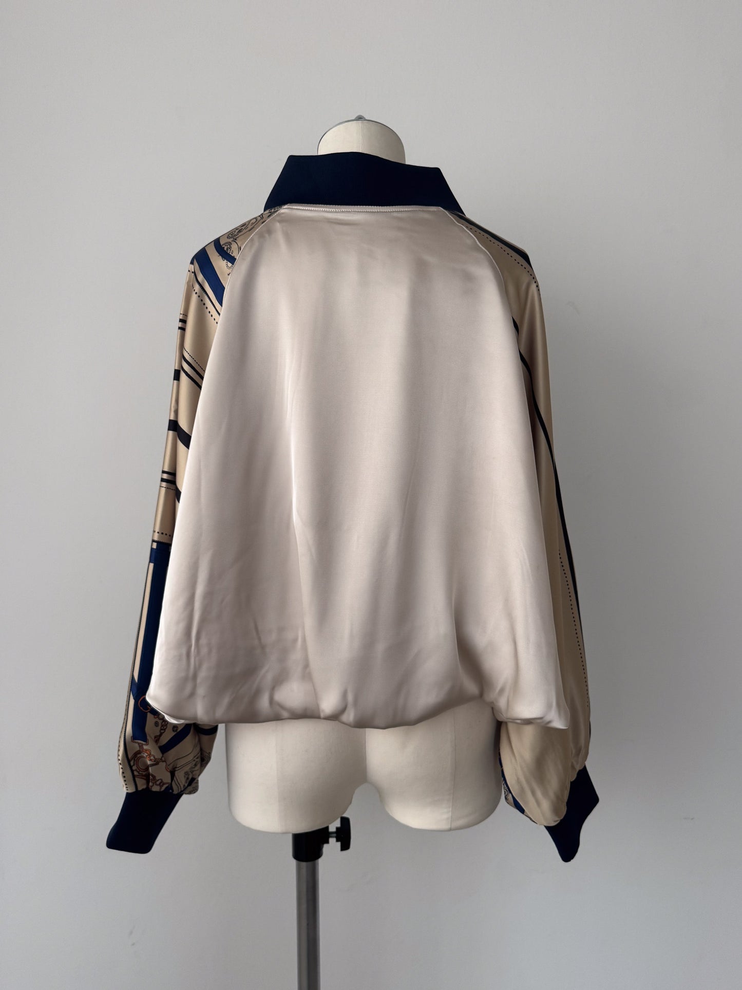 スカーフプリントブルゾン