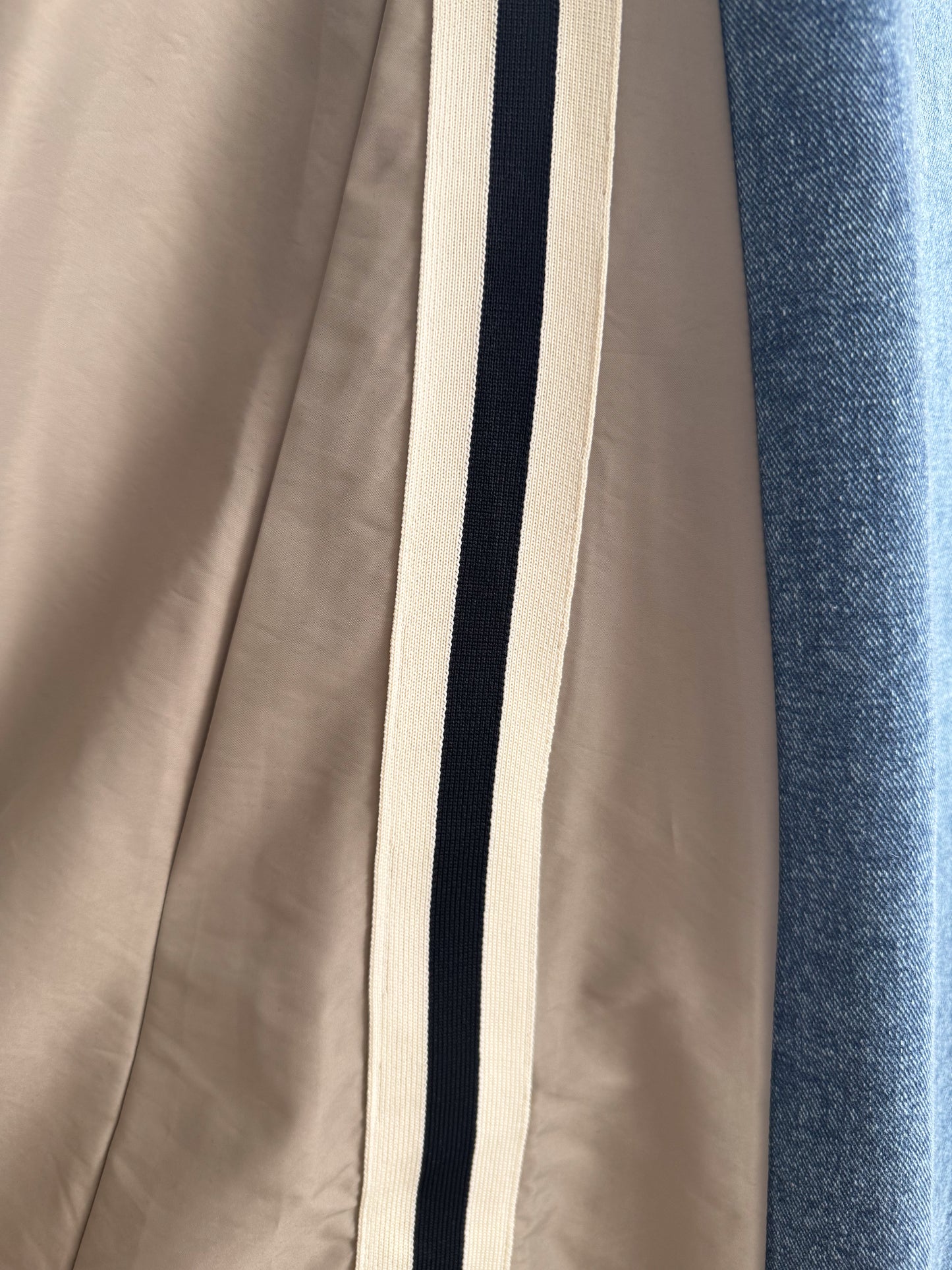 eru　スポーティラインデニムスカート