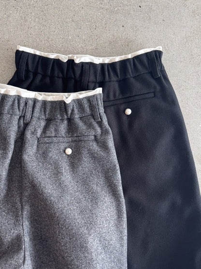 eru　タックハーフパンツ