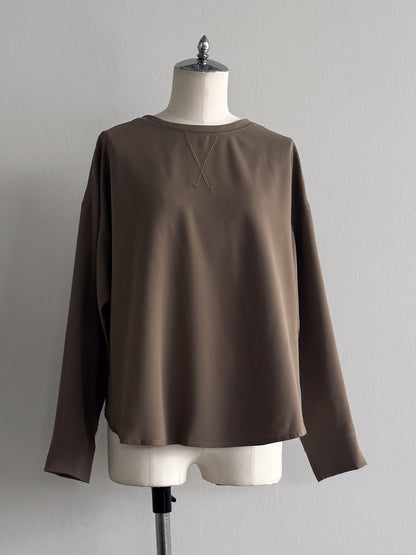 eru　2WAYロゴプリントプルオーバー